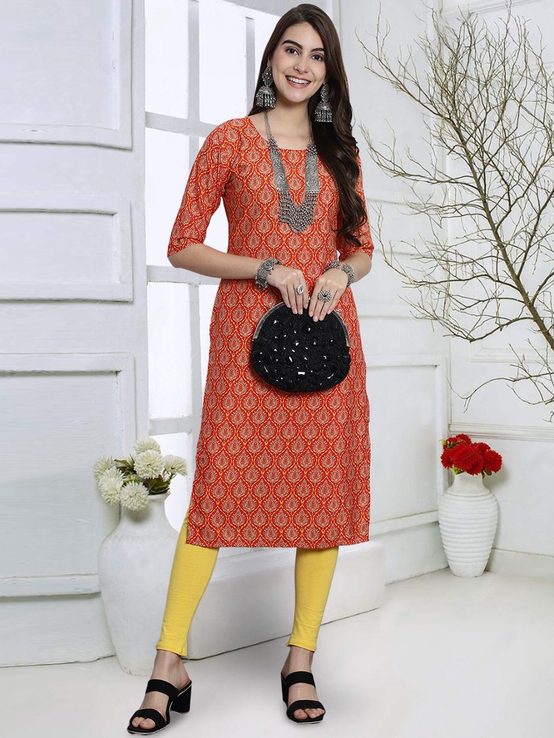 

7Threads Geometric Printed Round Neck Regular Crepe Straight Kurta, Red