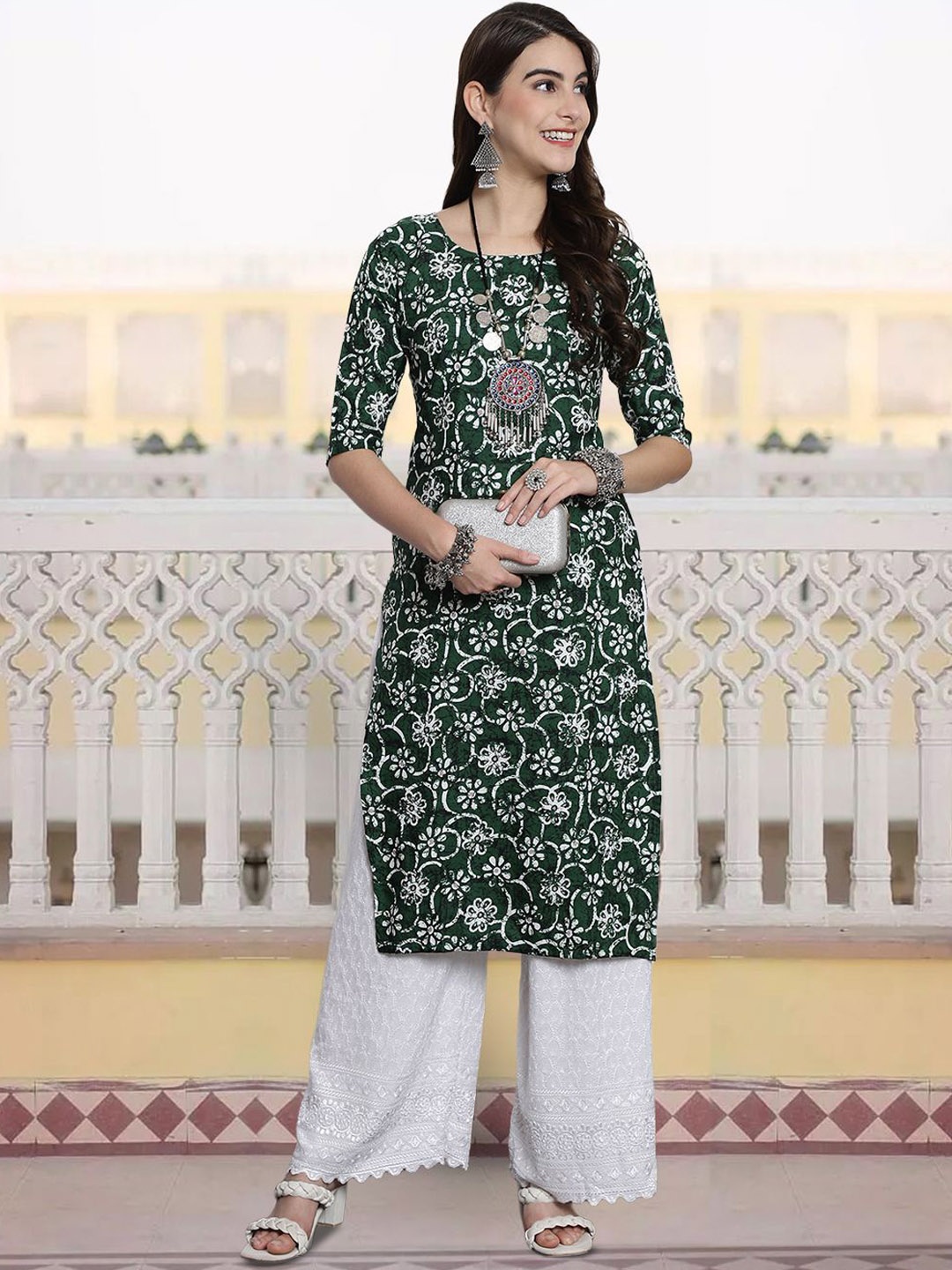 

7Threads Floral Printed Round Neck Three-Quarter Sleeves Straight Kurta, Green