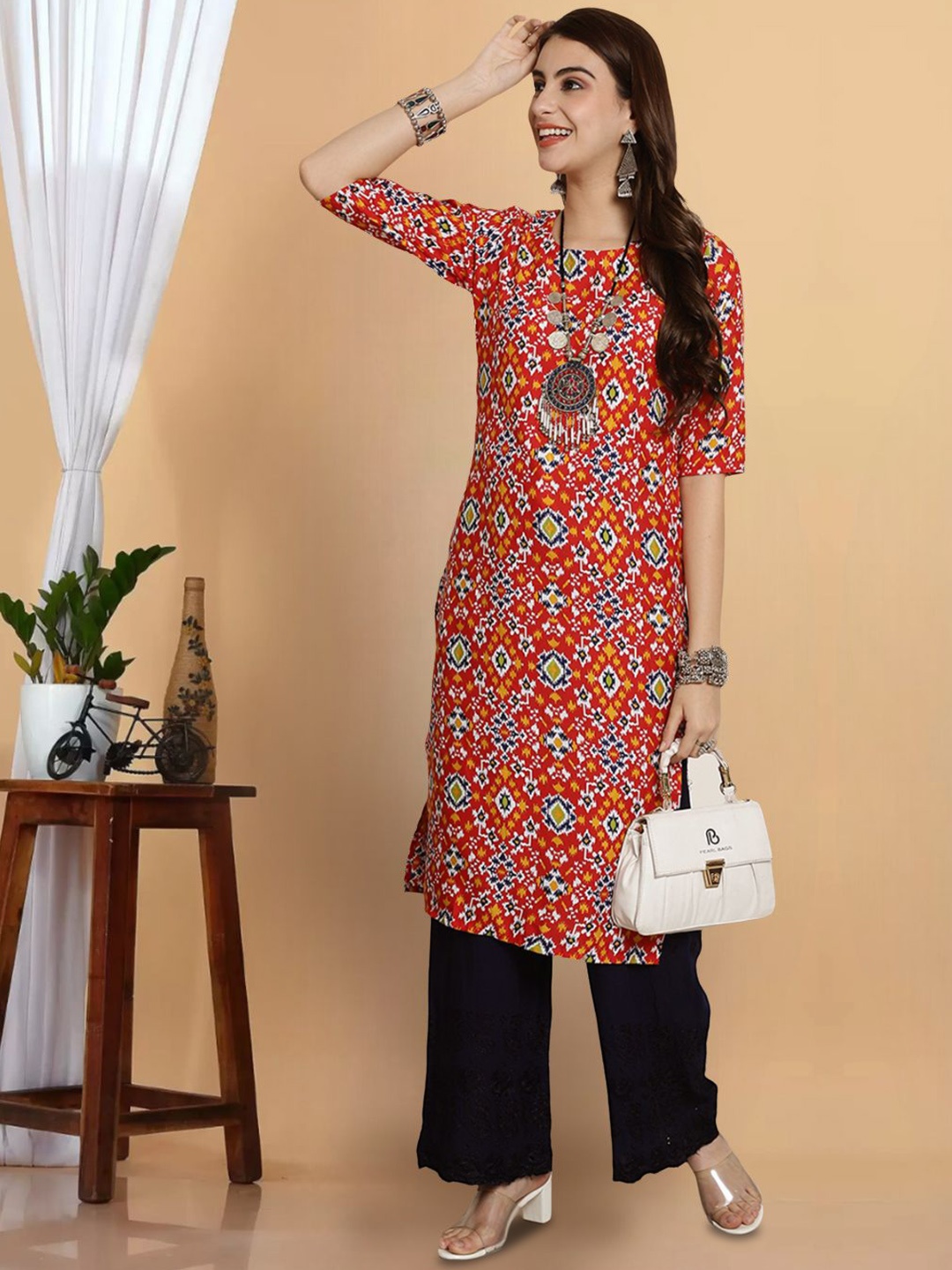 

7Threads Geometric Printed Round Neck Straight Kurta, Red
