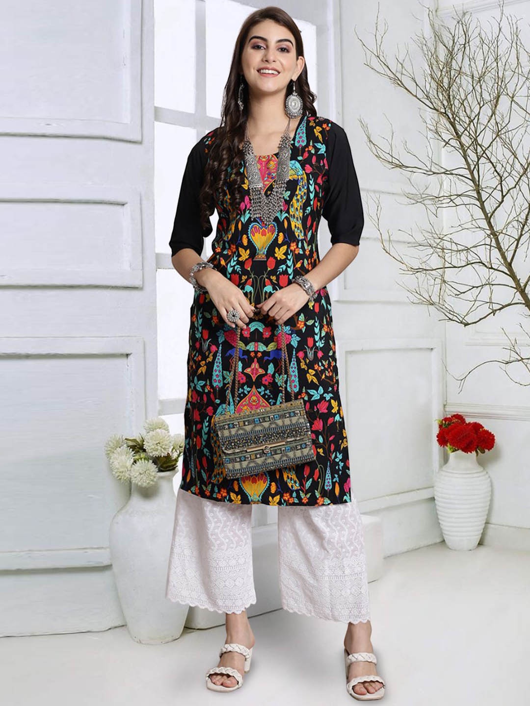 

7Threads Floral Printed Round Neck Regular Crepe Straight Kurta, Black