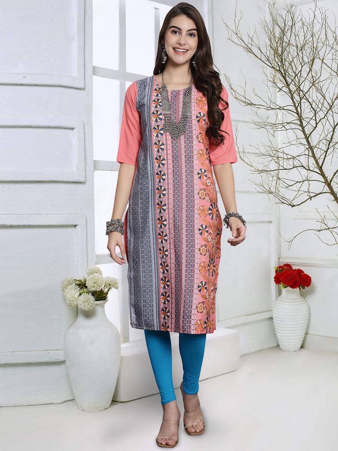 

7Threads Women Geometric Embroidered Keyhole Neck Flared Sleeves Sequinned Floral Crepe Kurta, Multi