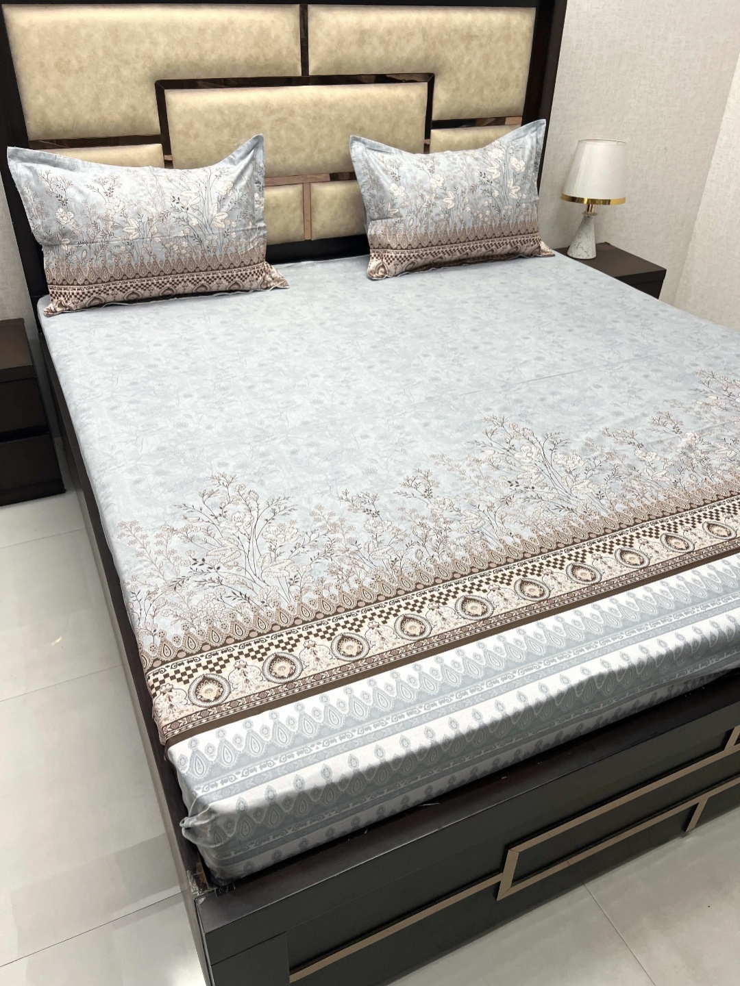 

Pure Decor lifestyle Grey Floral Pure Cotton 330 TC King Bedsheet & 2 Pillow Covers