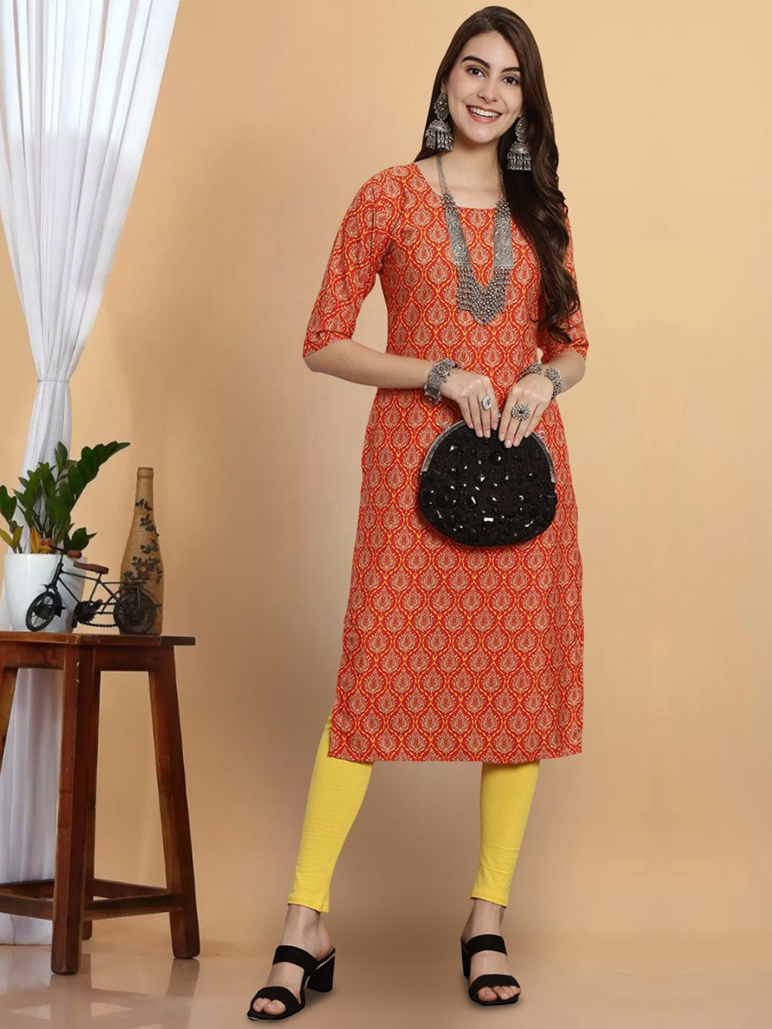 

7Threads Floral Printed Crepe Straight Kurta, Orange