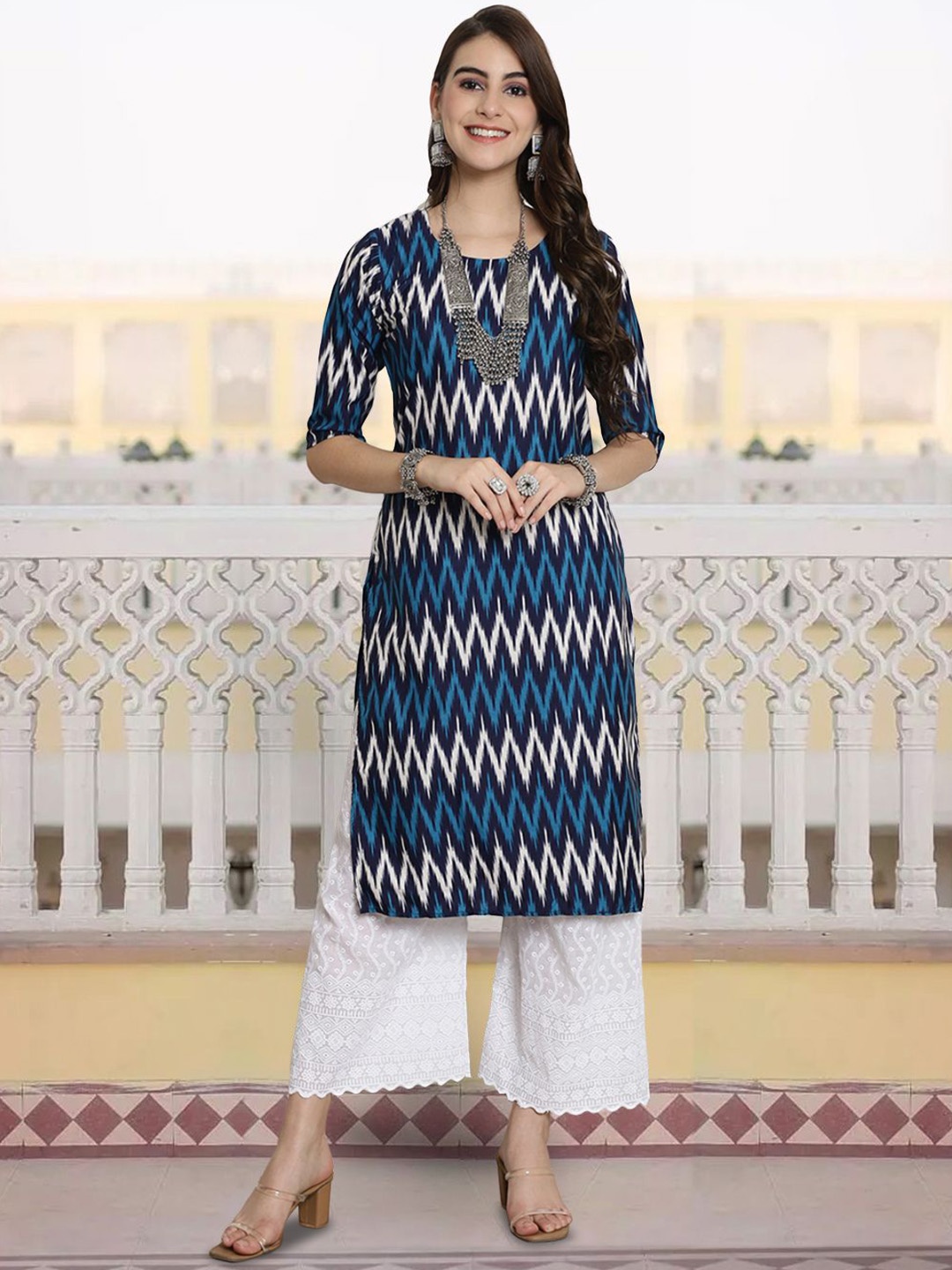 

7Threads Geometric Printed Round Neck Crepe Straight Kurta, Navy blue