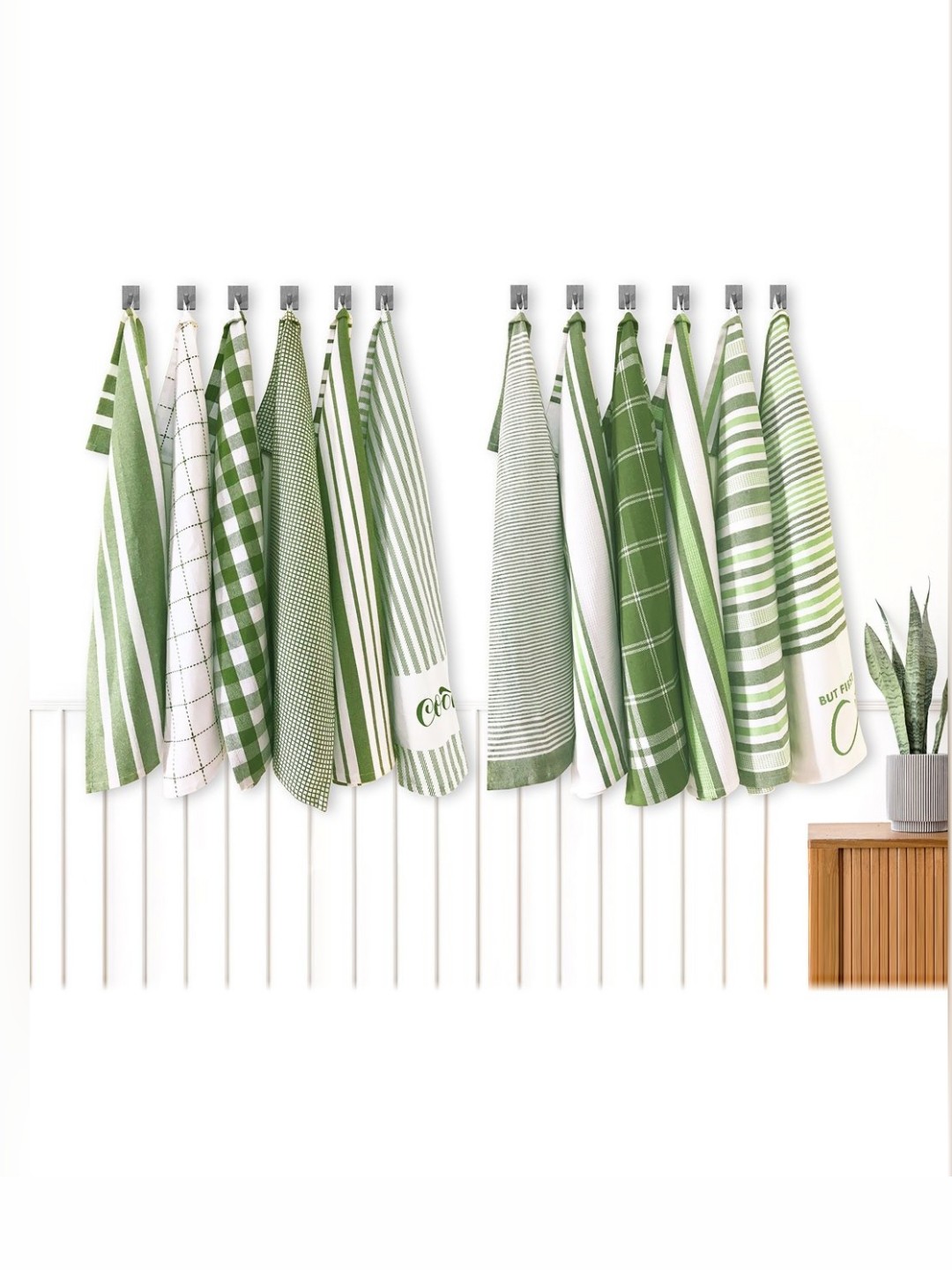 

OASIS Green & White 12 Pieces Printed Cotton Kitchen Towels