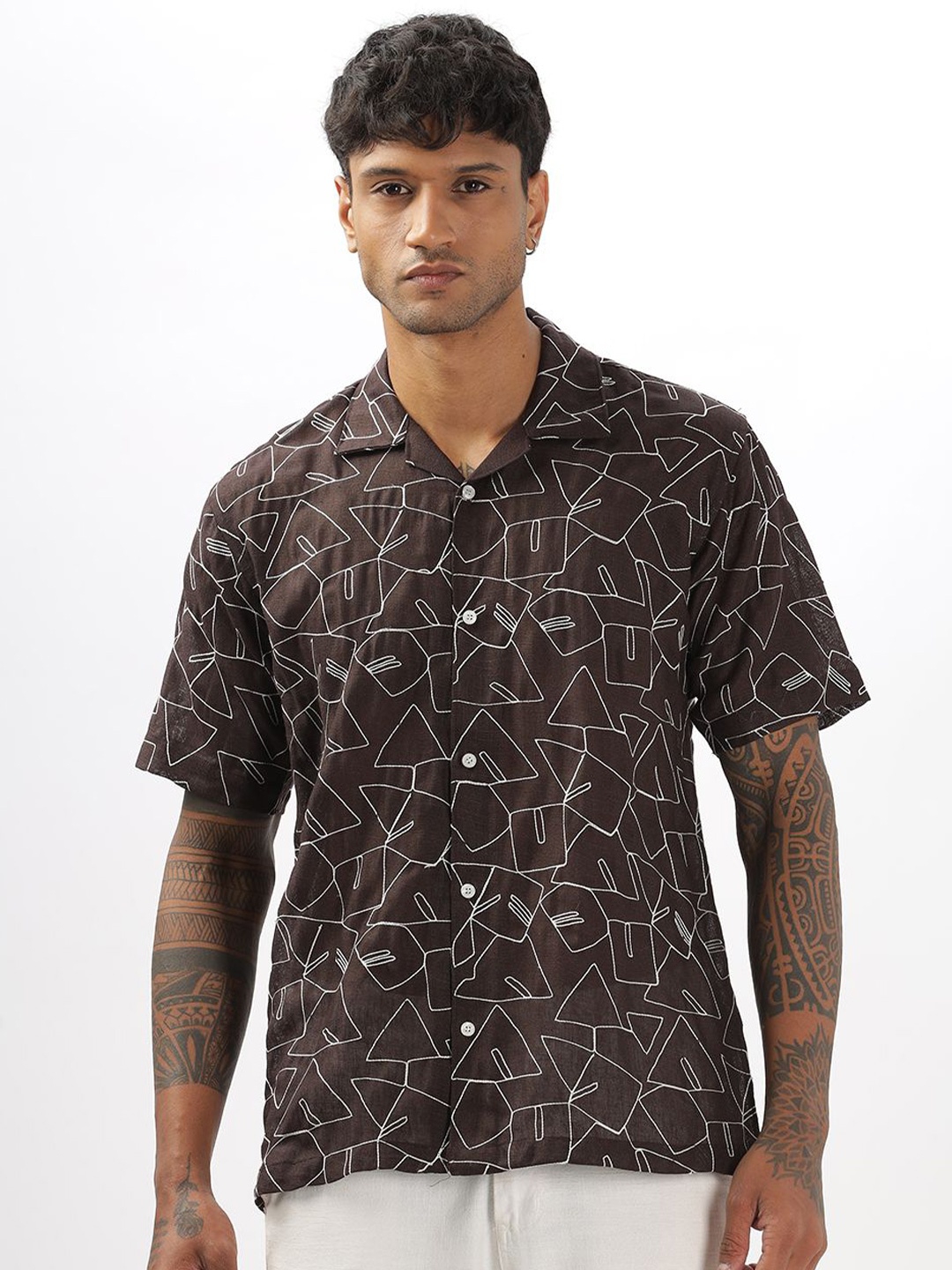 

Vestirio Men Relaxed Opaque Printed Casual Shirt, Brown