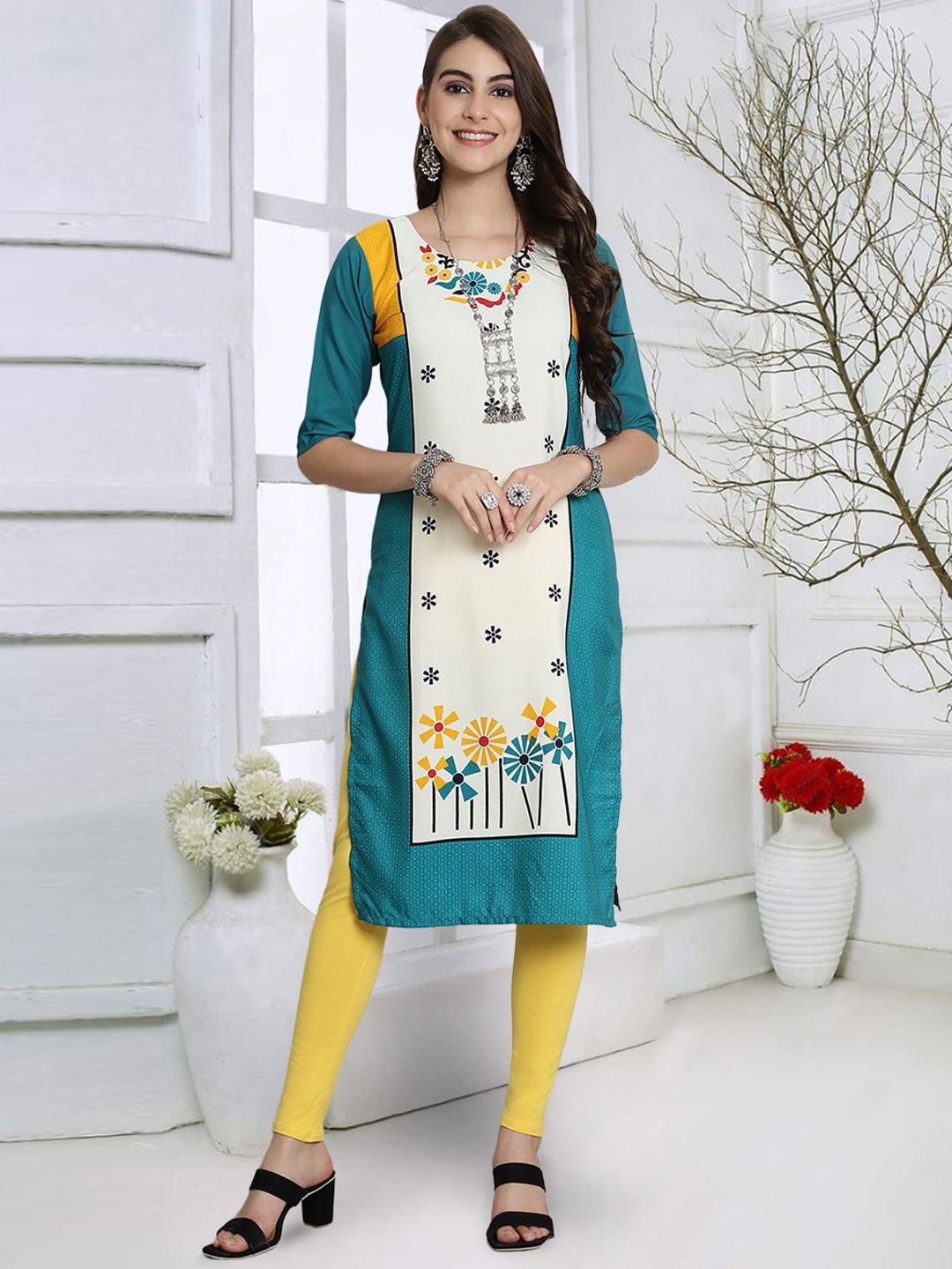 

7Threads Women Keyhole Neck Thread Work Floral Crepe Kurta, Multi