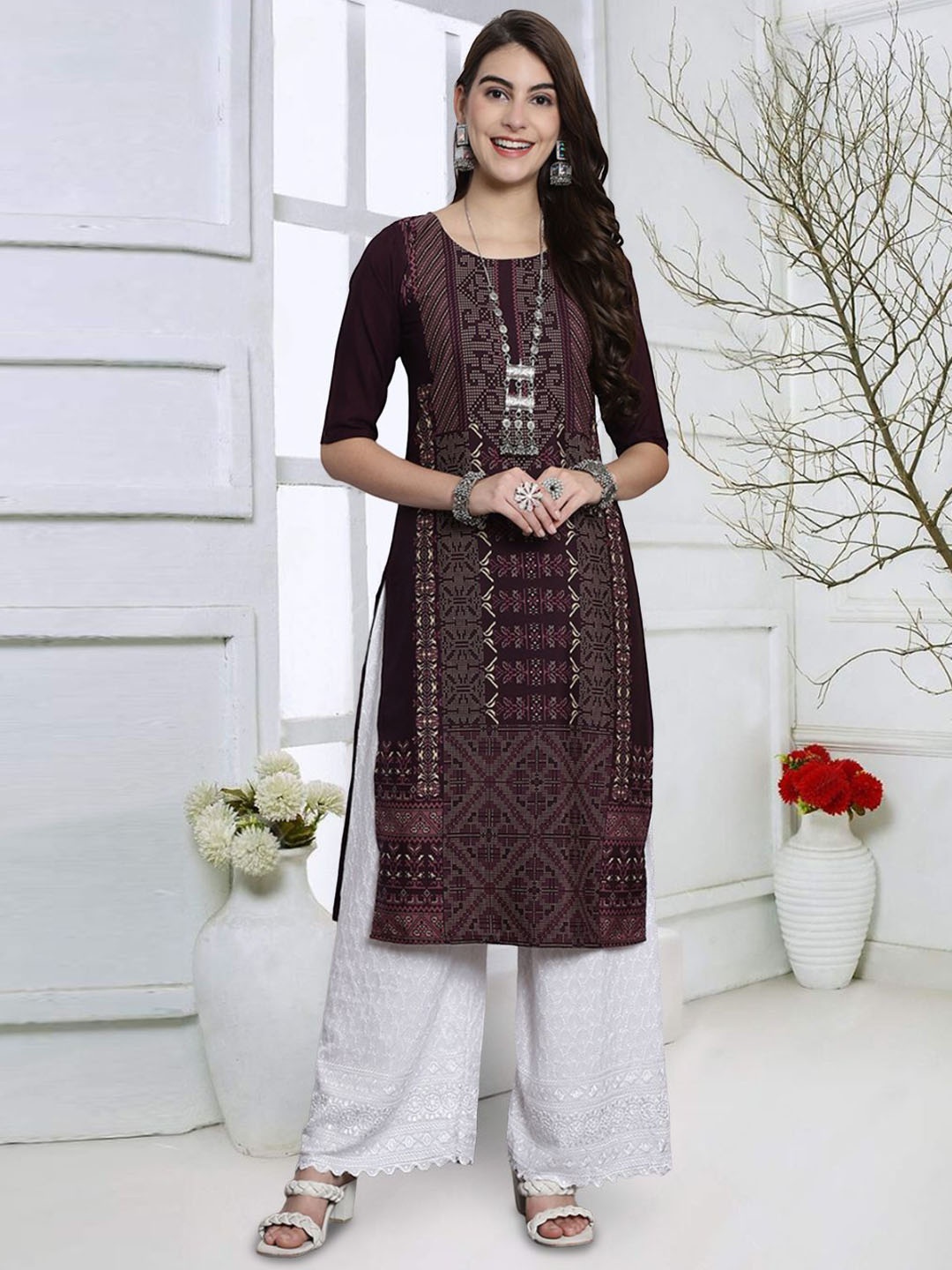 

7Threads Geometric Printed Round Neck Crepe Straight Kurta, Burgundy