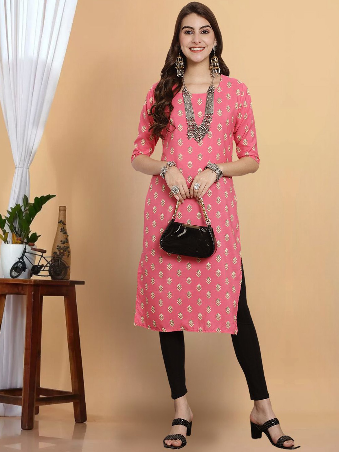 

7Threads Geometric Printed Straight Kurta, Pink