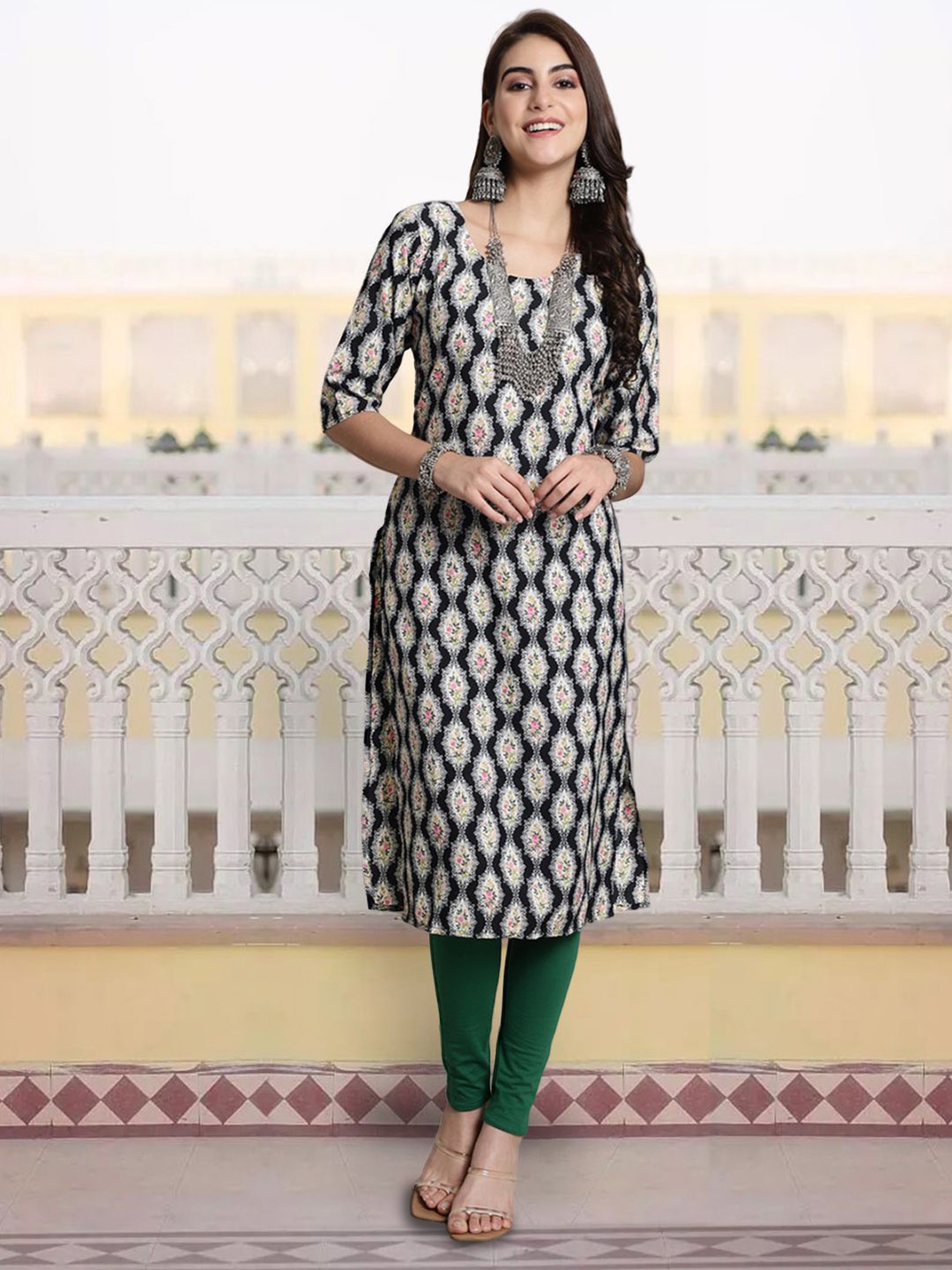 

7Threads Floral Printed Straight Kurta, Black