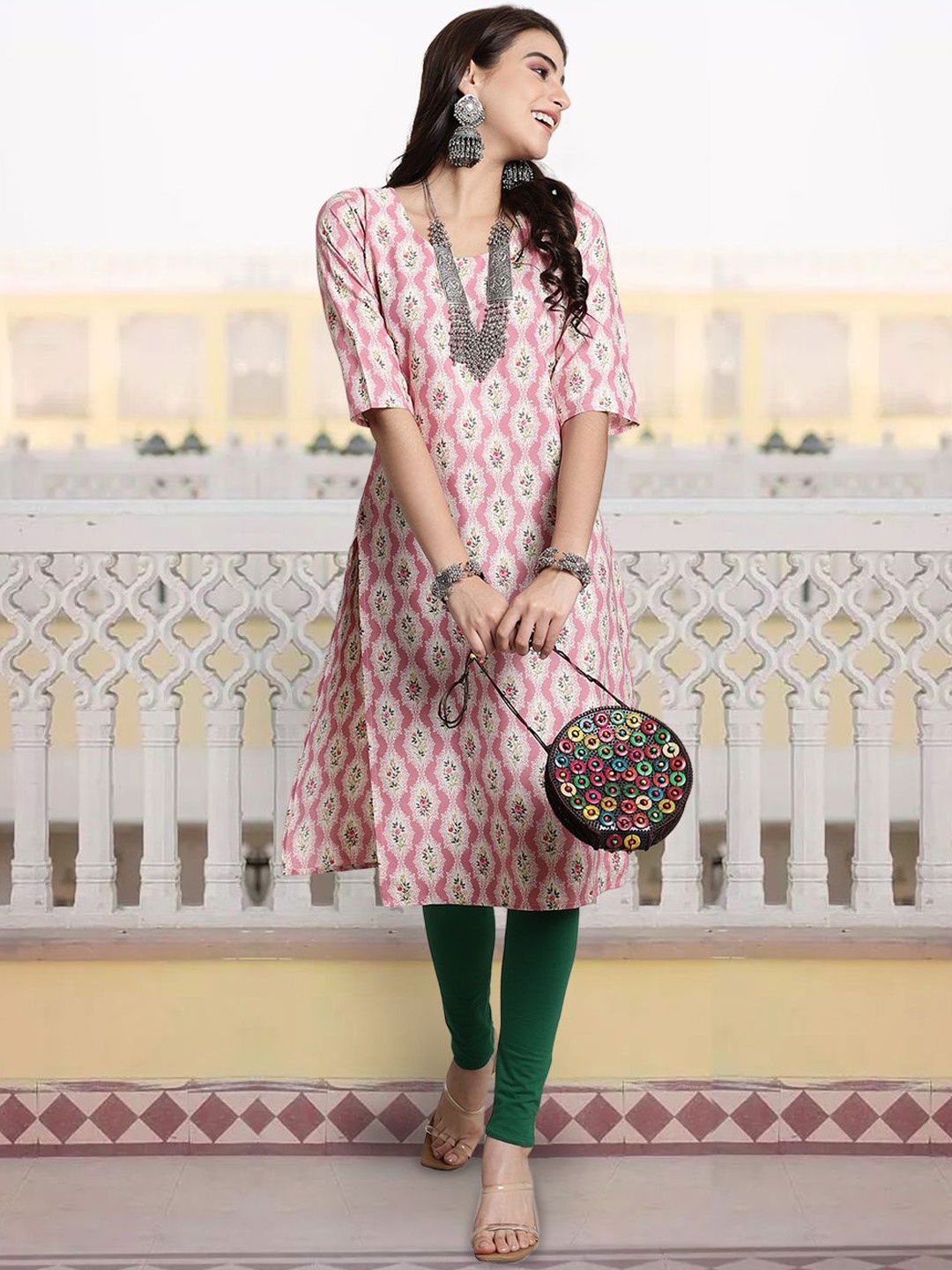 

7Threads Ethnic Motifs Printed Round Neck Three-Quarter Sleeves Straight Kurta, Pink