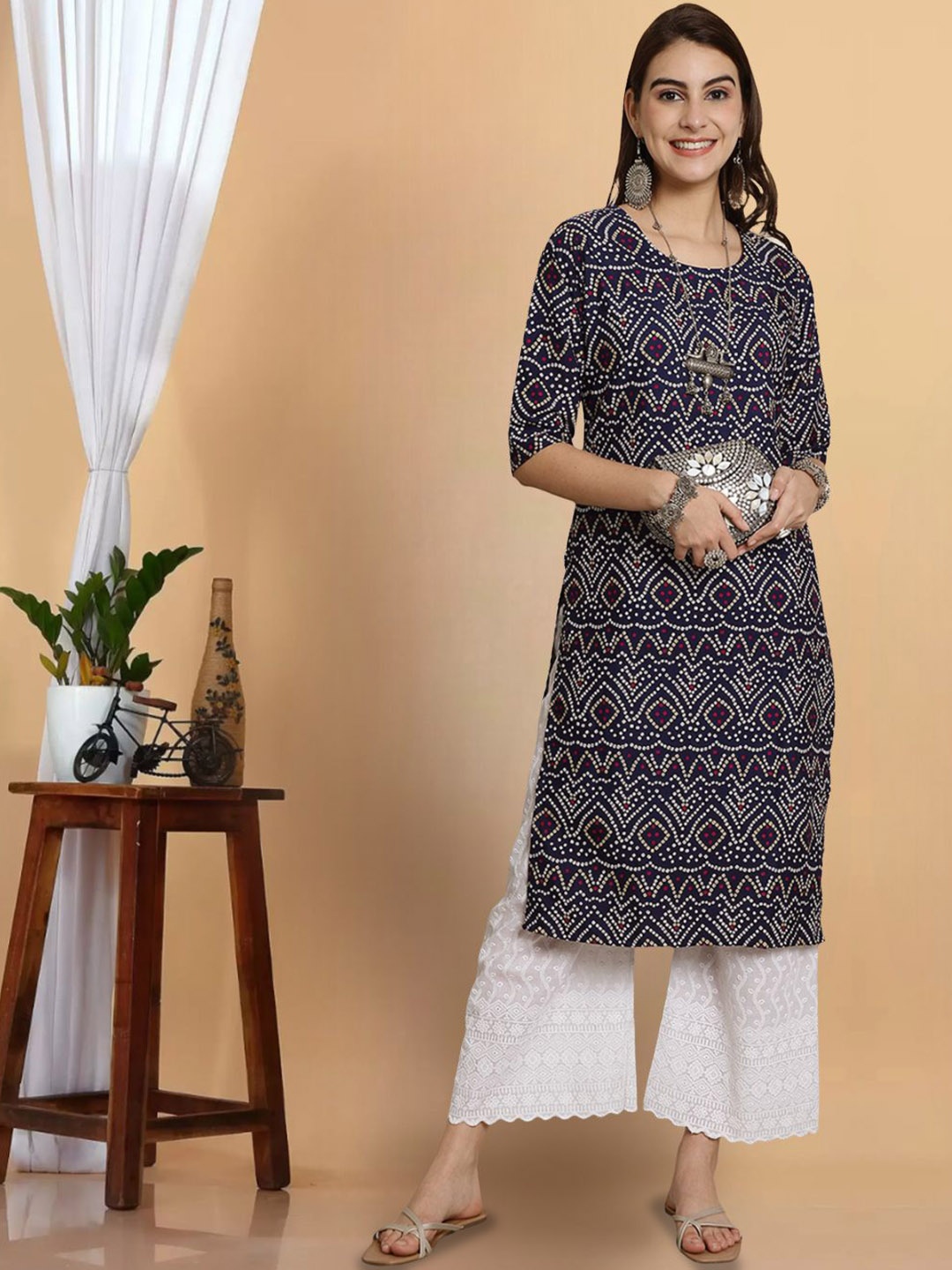 

7Threads Geometric Printed Crepe Straight Kurta, Navy blue