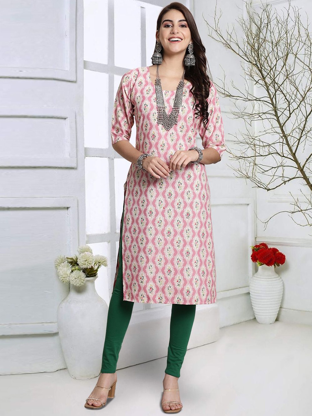 

7Threads Women Geometric Printed Sequinned Floral Crepe Pathani Kurta, Multi