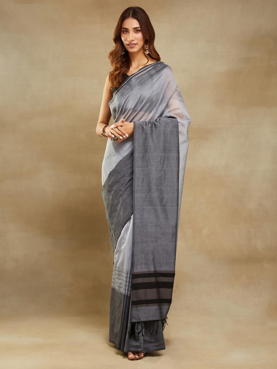 

Fabindia Solid Saree, Grey