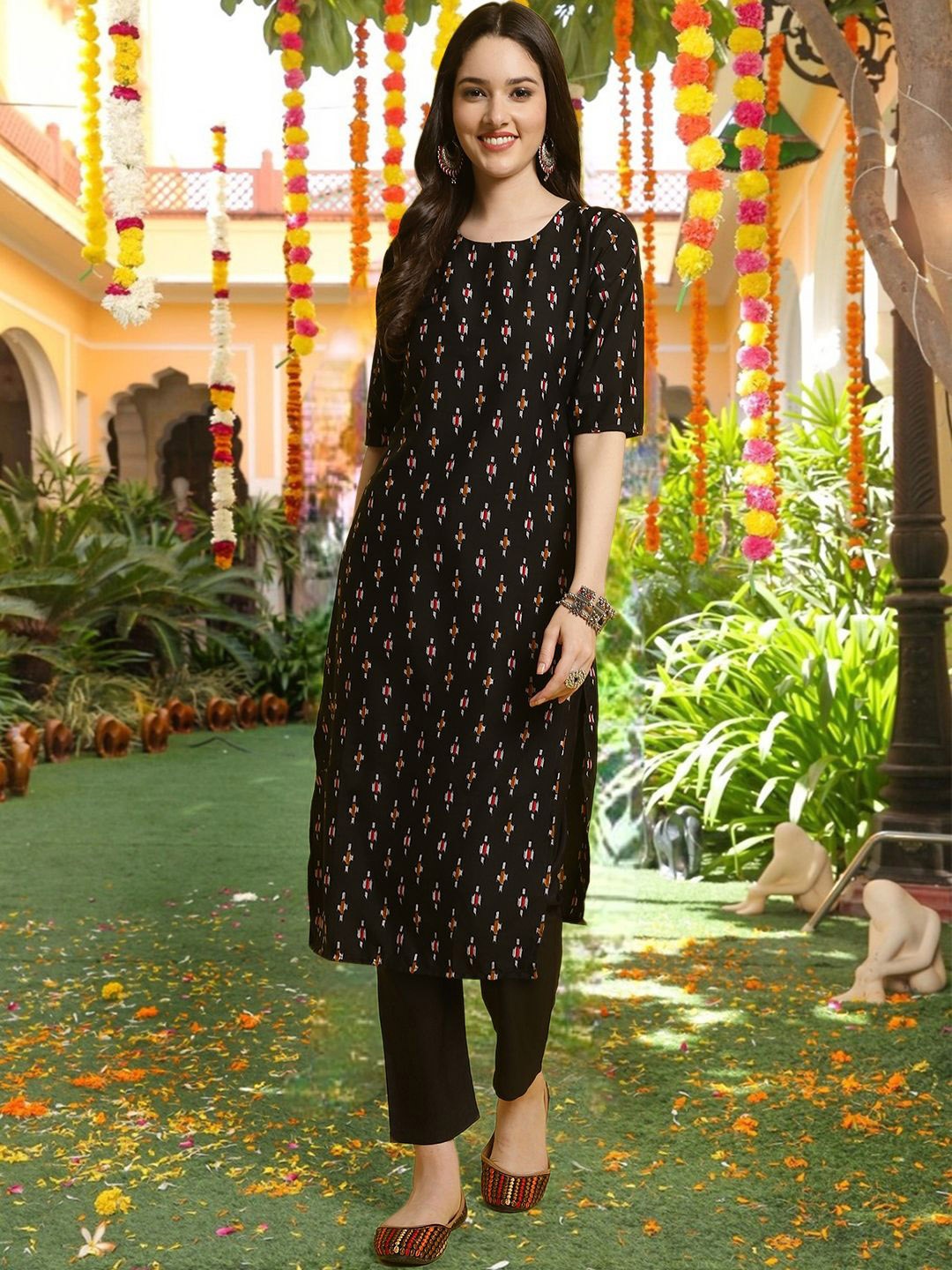 

7Threads Ethnic Motifs Printed Round Neck Crepe Straight Kurta, Black