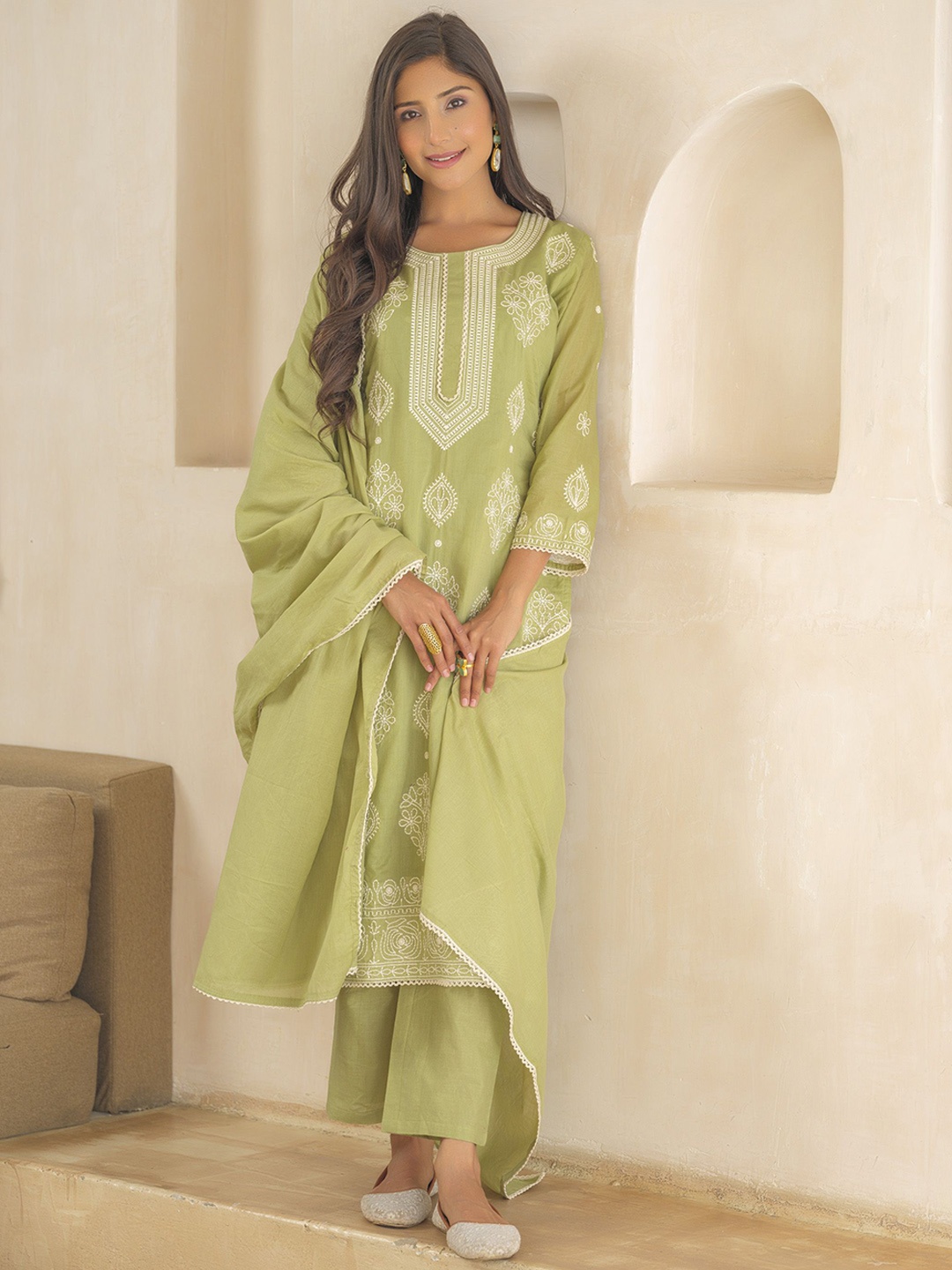 

House of Pataudi Ethnic Motifs Embroidered Pure Cotton Straight Kurta Trousers & Dupatta, Olive