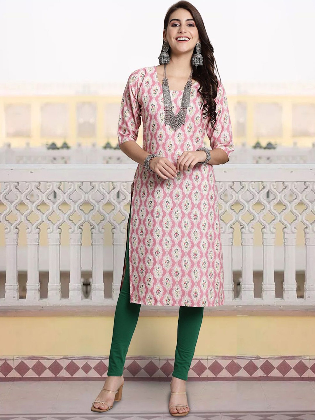 

7Threads Floral Printed Round Neck Straight Kurta, Pink