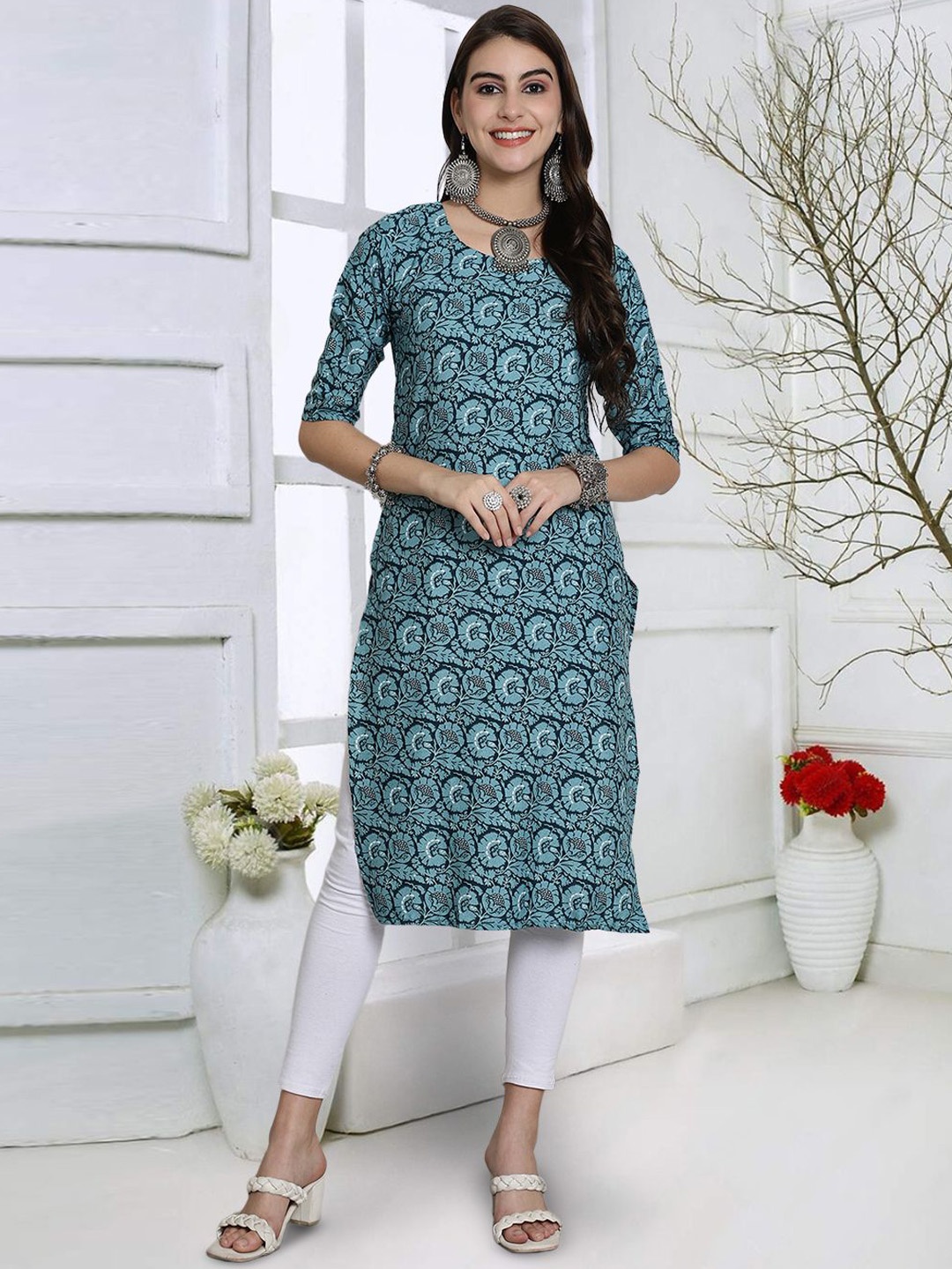 

7Threads Women Geometric Printed Keyhole Neck Thread Work Floral Crepe Kurta, Multi