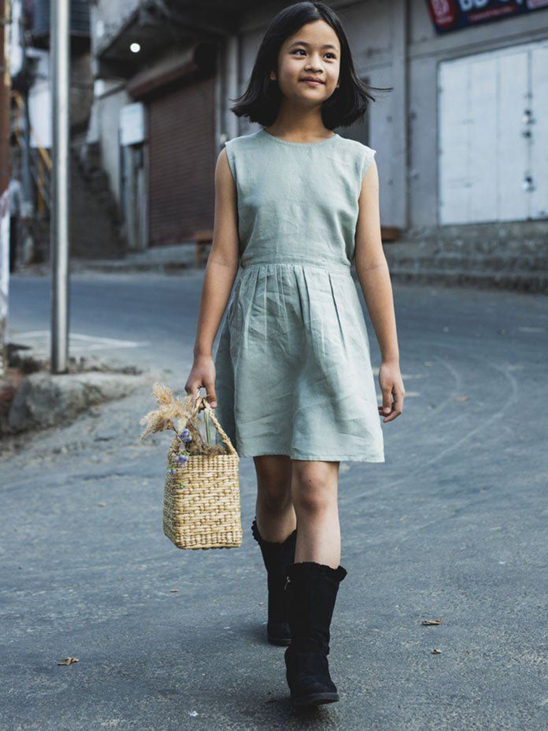 

CHI LINEN CLOTHING Girls Solid Linen Fit & Flare Dress, Blue