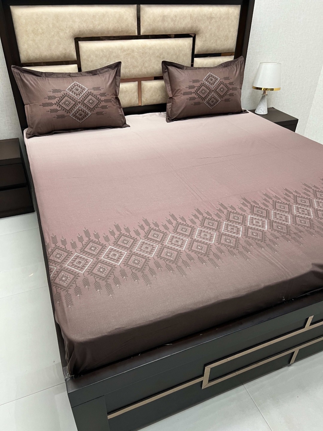 

Pure Decor lifestyle Brown Ethnic Motifs Pure Cotton 330TC King Bedsheet & 2 Pillow Covers