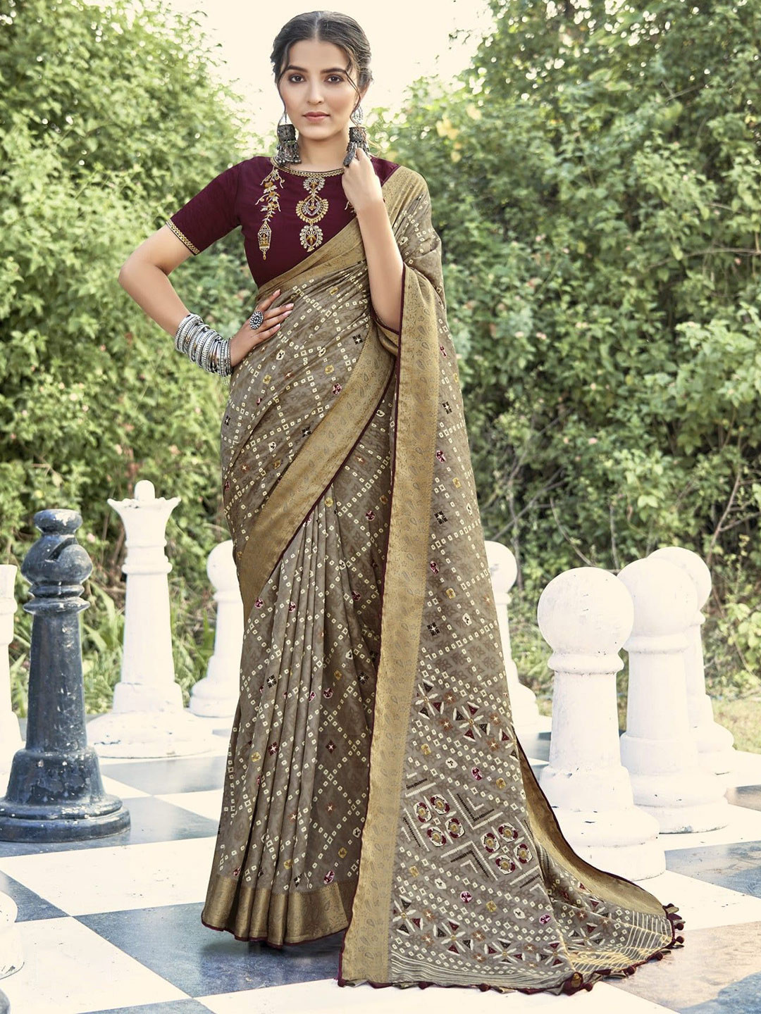 

NIRMAL CREATION Bandhani Zari Pure Silk Saree, Grey