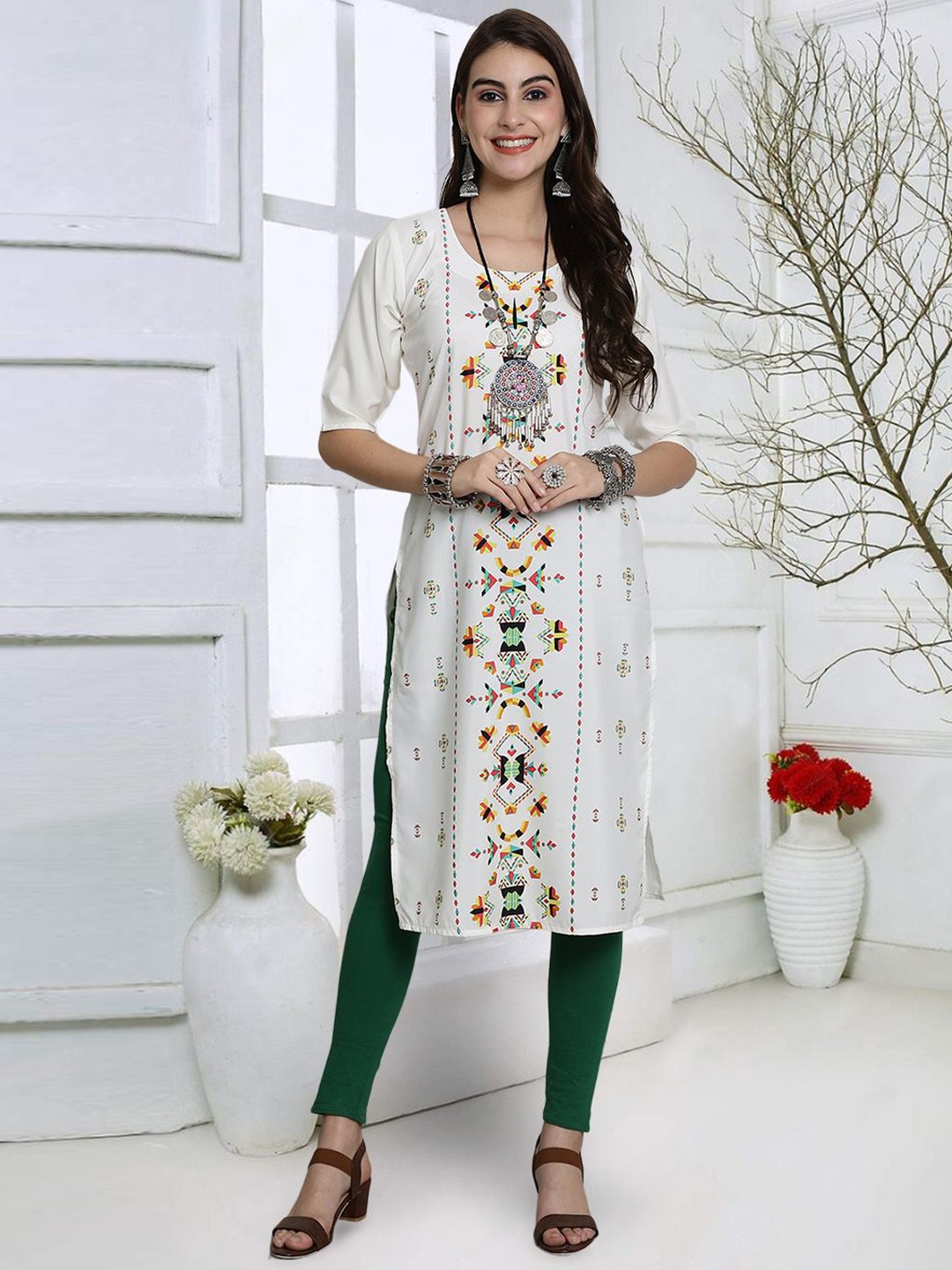 

7Threads Women Geometric Keyhole Neck Sequinned Floral Crepe Kurta, Multi