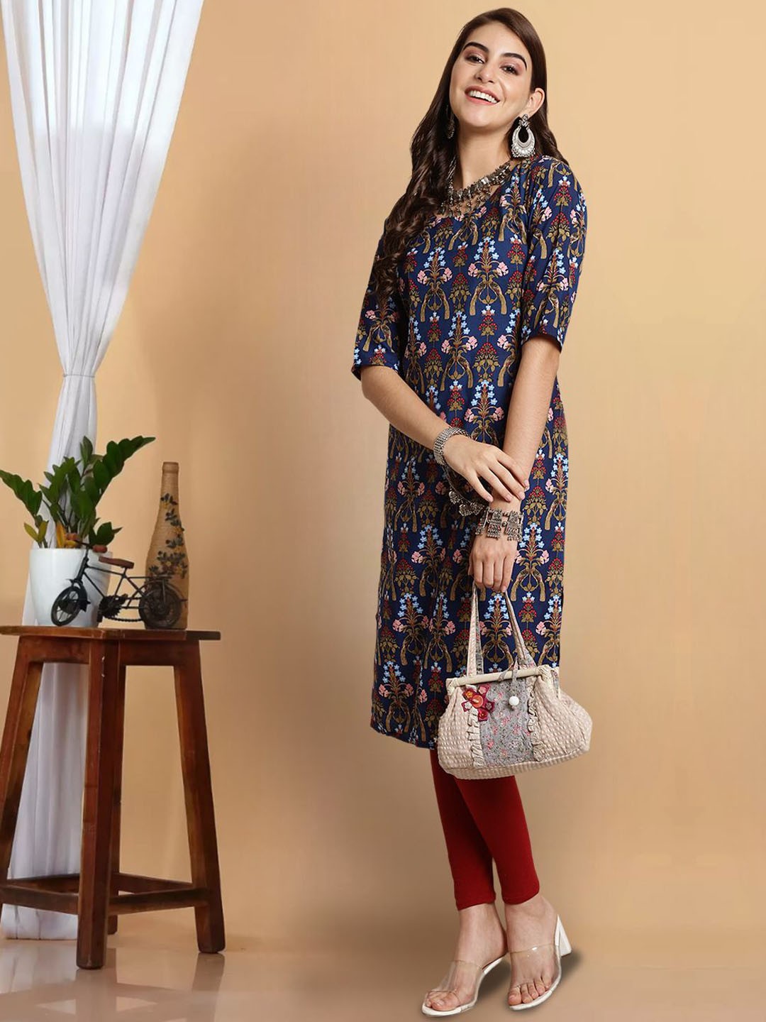 

7Threads Floral Printed Round Neck Straight Kurta, Blue