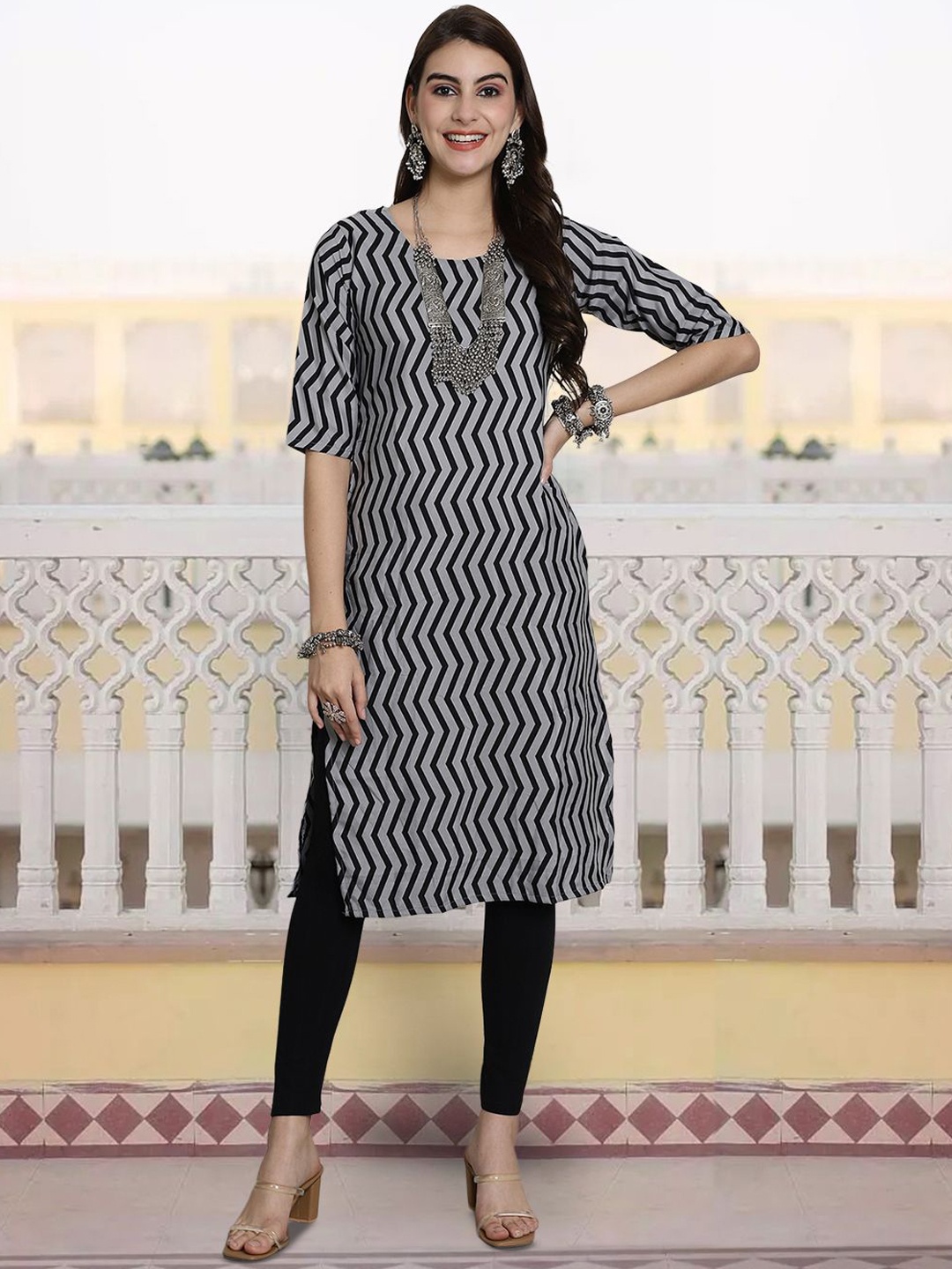 

7Threads Geometric Printed Crepe Straight Kurta, Grey