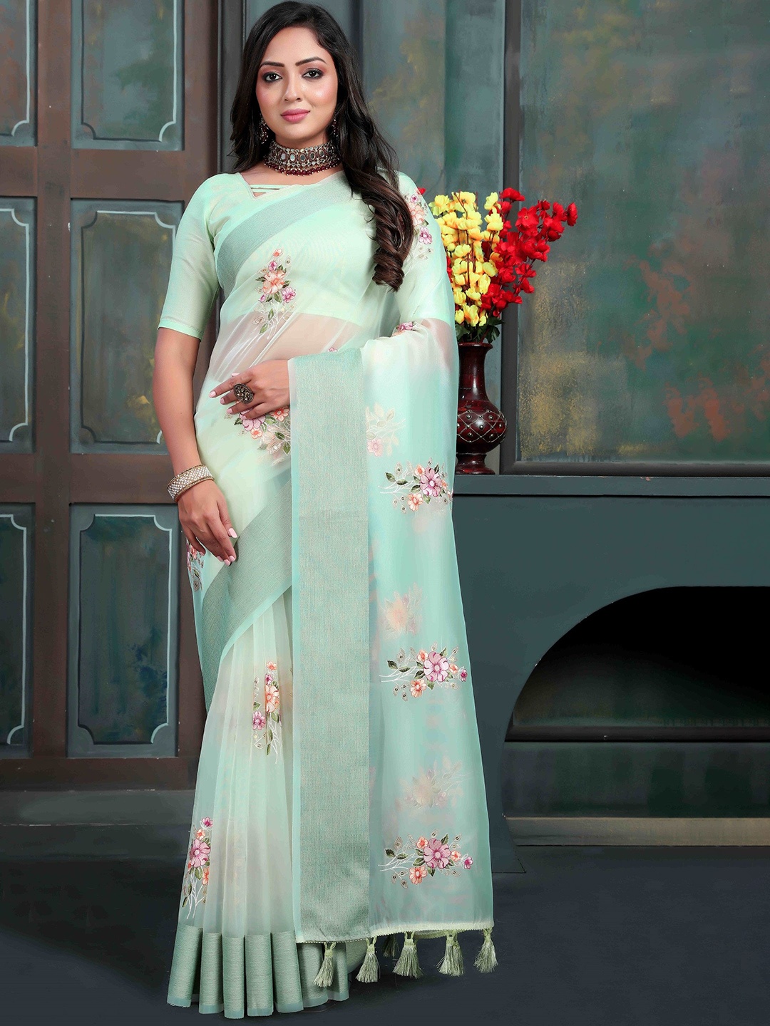

Munir Floral Zari Organza Saree, Green