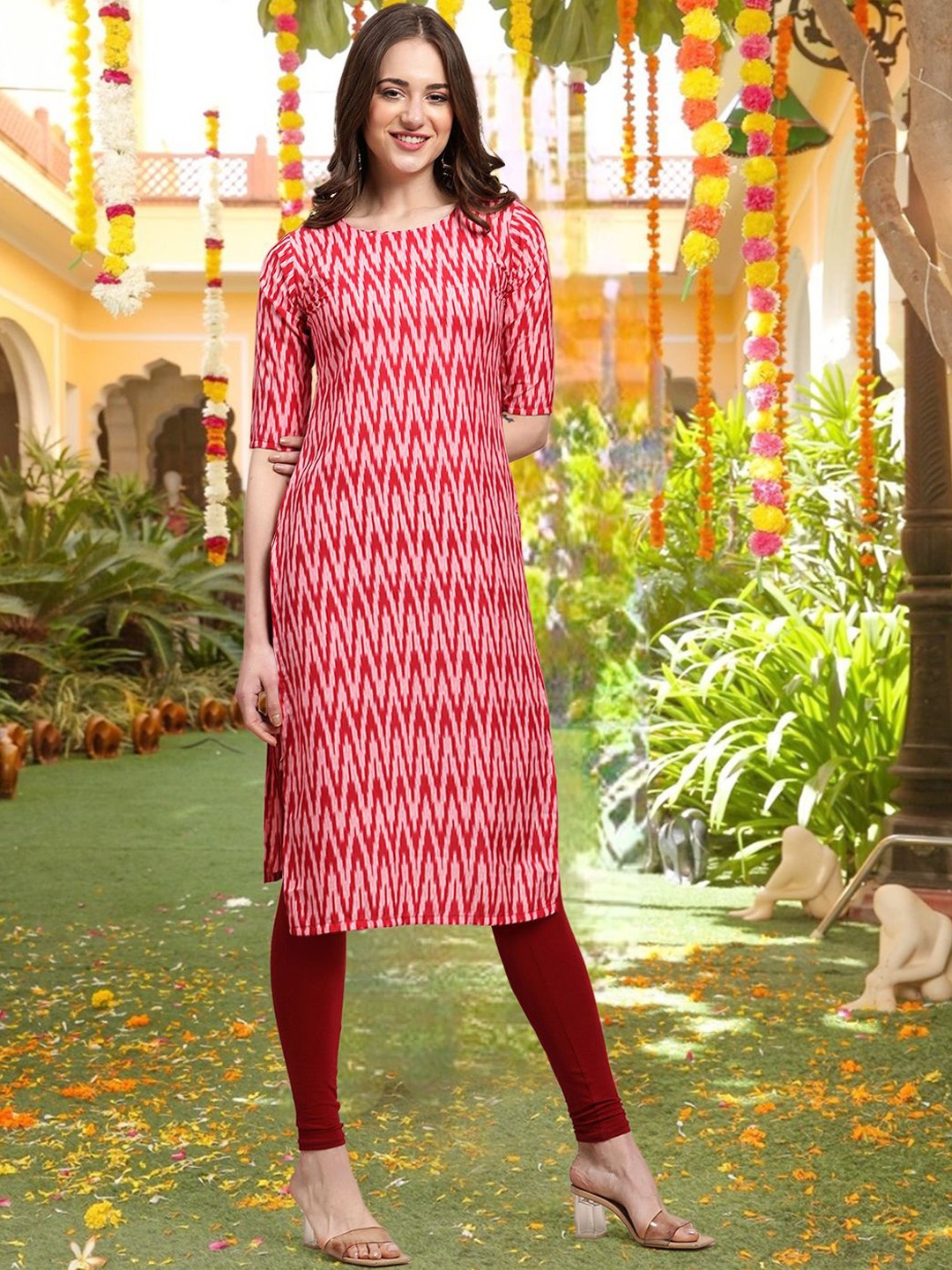 

7Threads Geometric Printed Round Neck Crepe Straight Kurta, Red