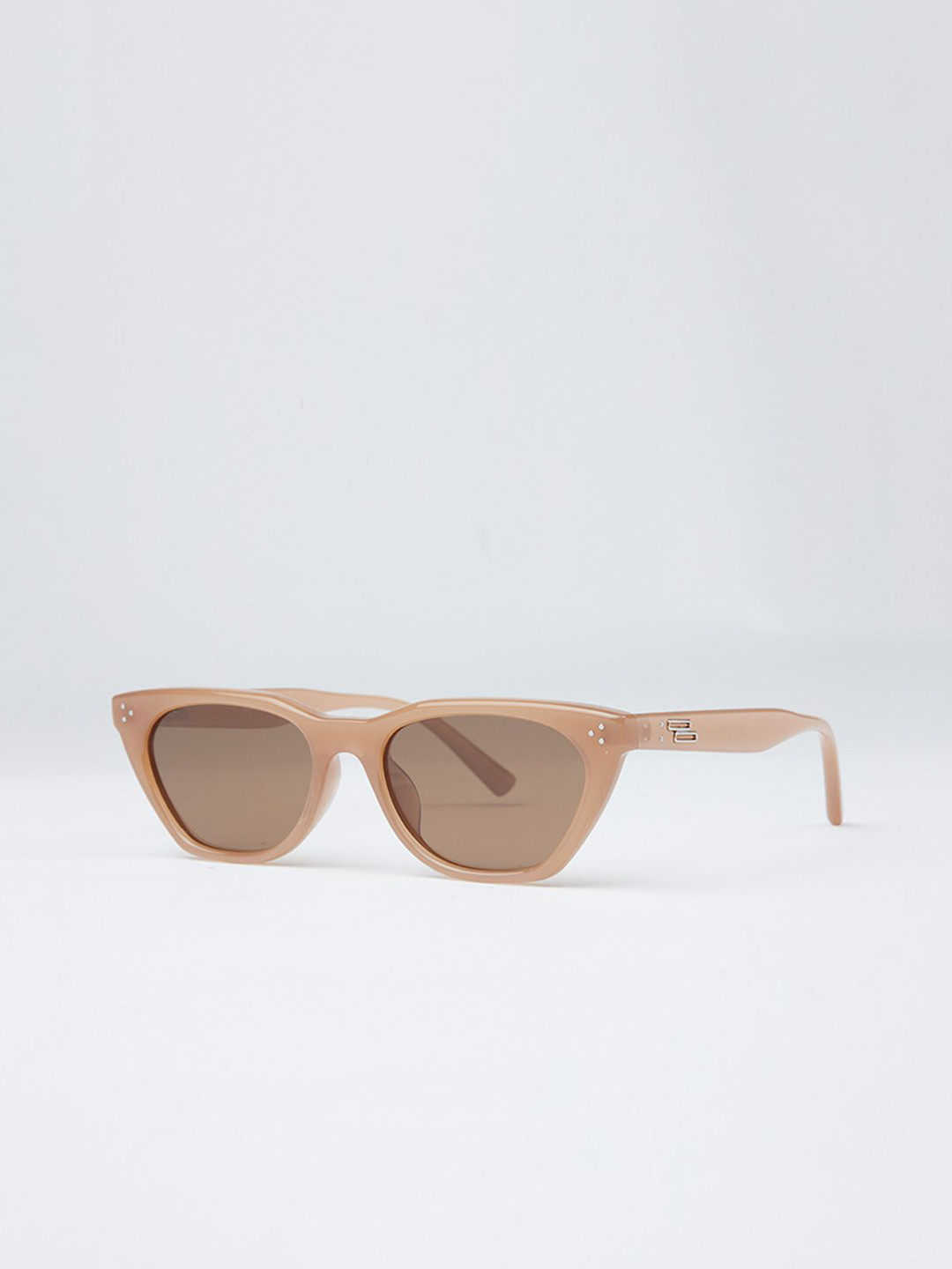 

Banana Club Unisex Square Sunglasses BVP9506-Light Beige Cat, Brown