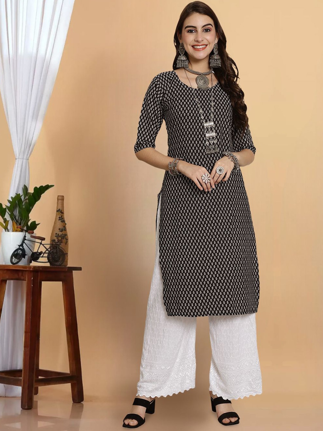 

7Threads Women Ethnic Motifs Thread Work Floral Crepe Kurta, Multi