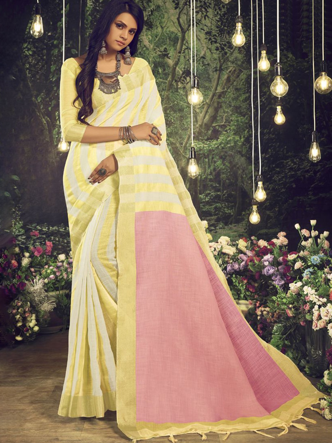 

ASISA Striped Zari Colourblocked Saree, Yellow