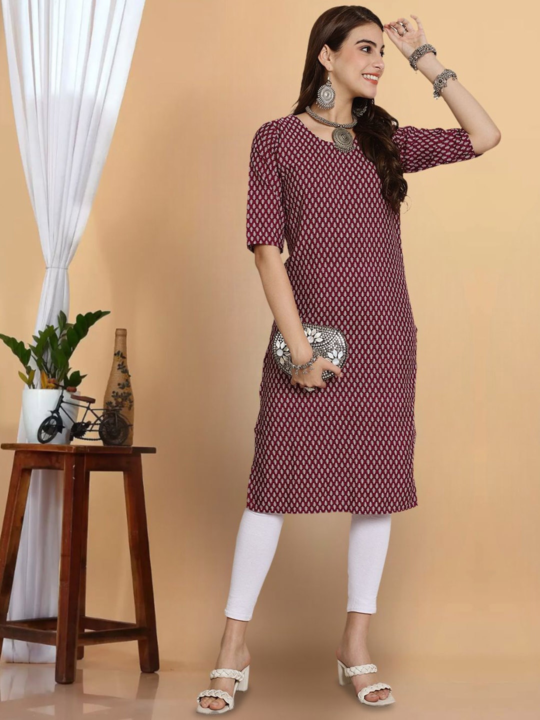

7Threads Ethnic Motifs Printed Round Neck Straight Kurta, Maroon