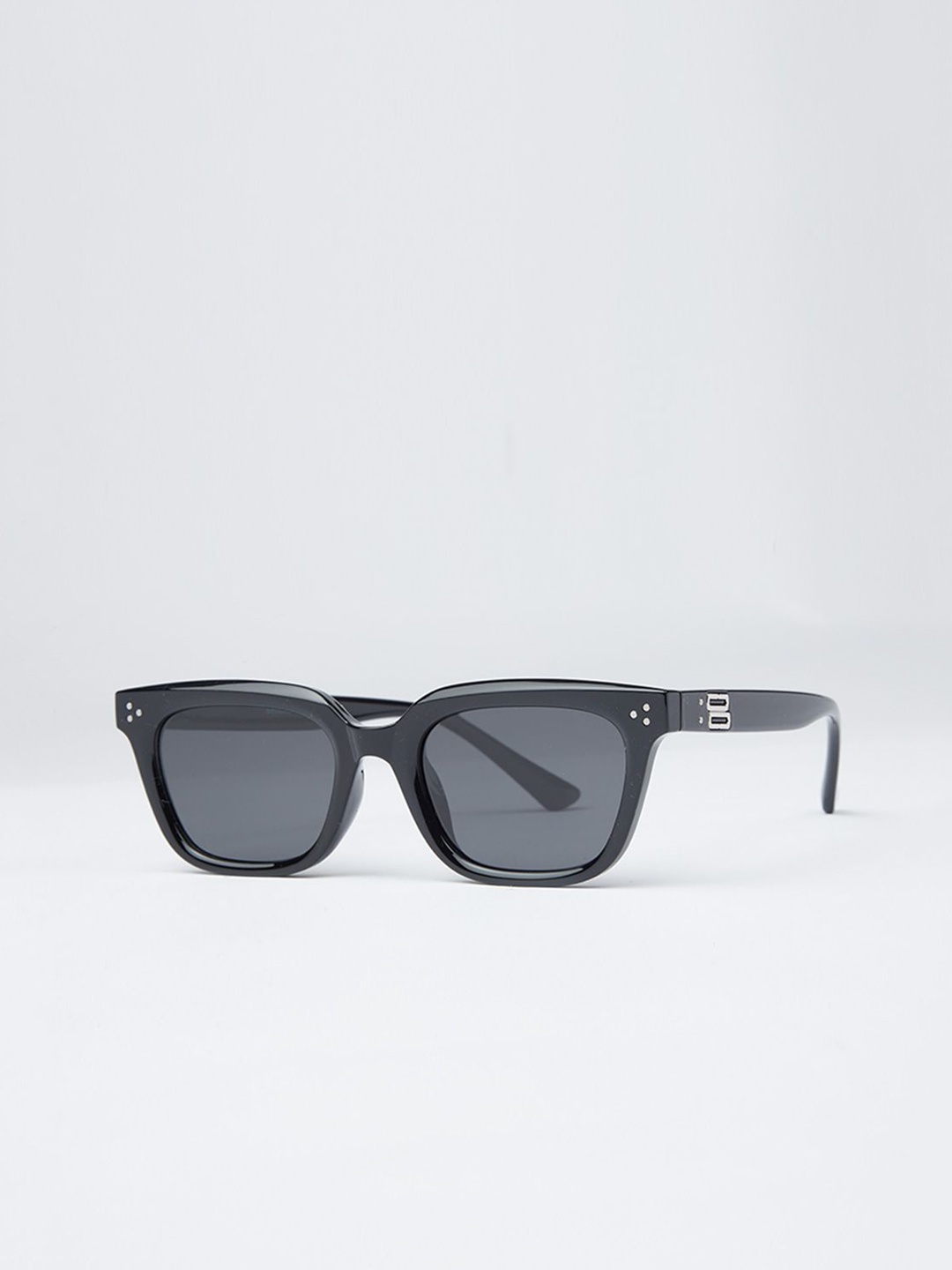 

Banana Club Unisex Square Sunglasses BVP9531-Eclipse Black