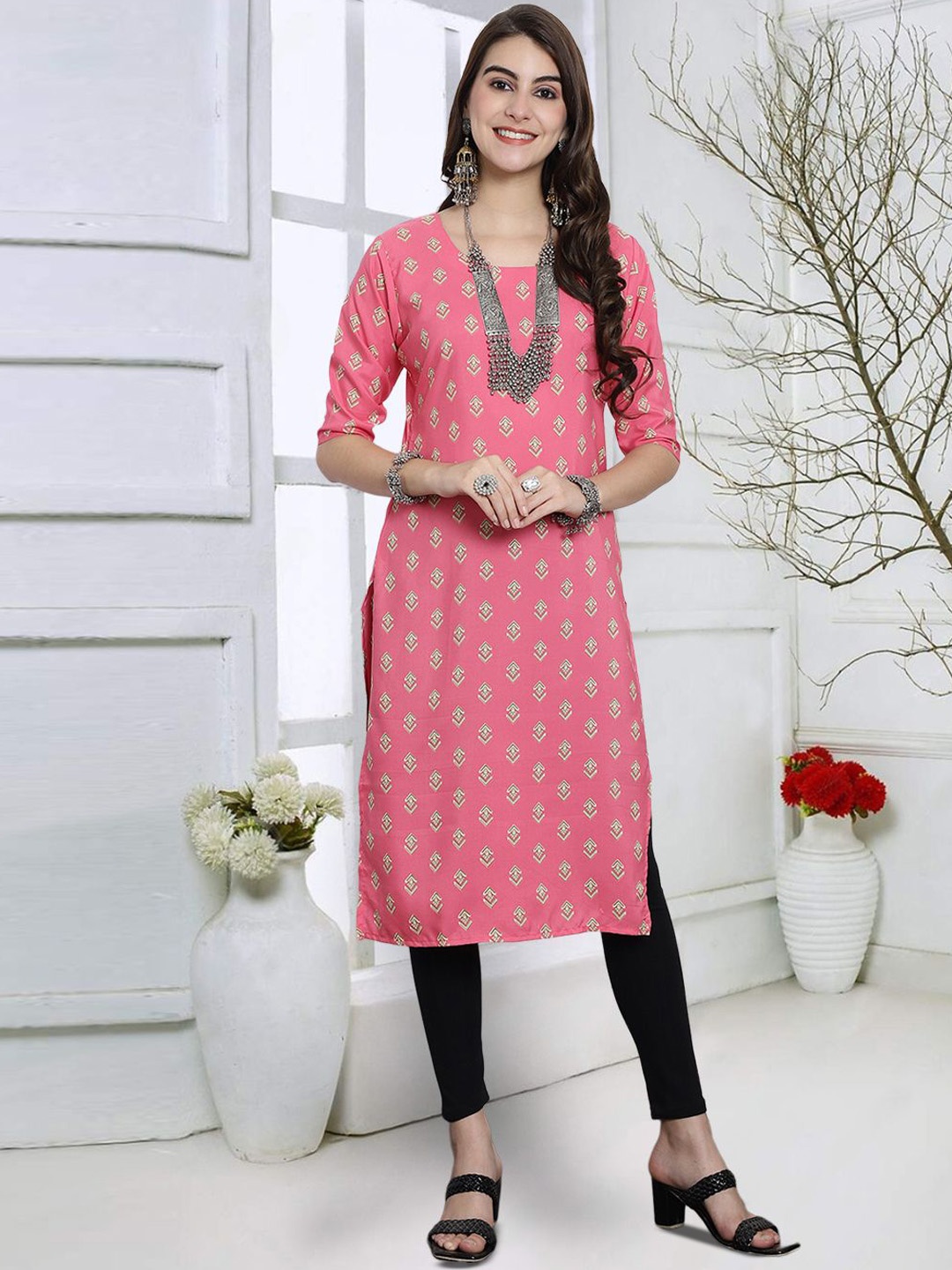 

7Threads Women Keyhole Neck Thread Work Floral Crepe Kurta, Multi