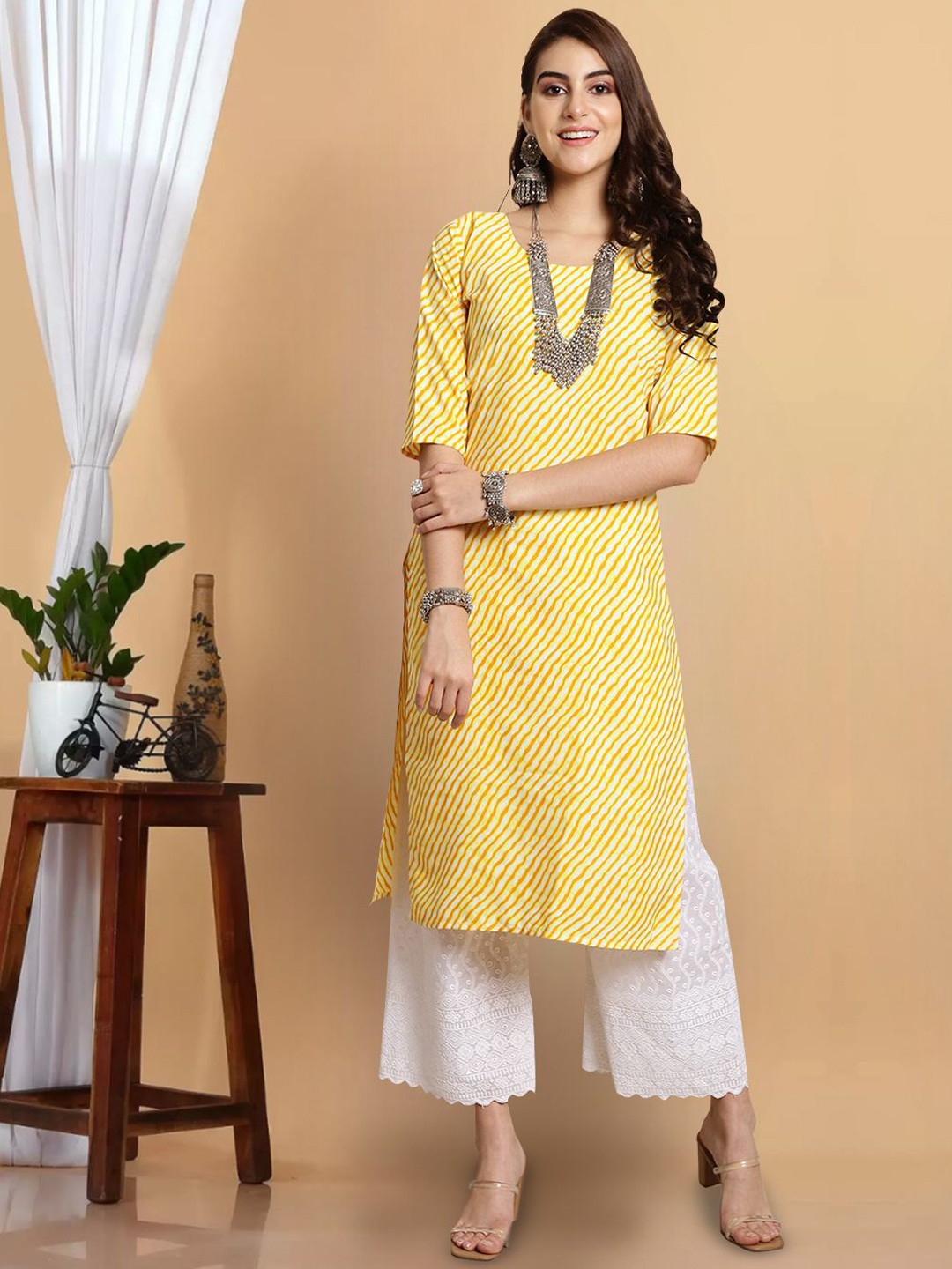 

7Threads Leheriya Printed Round Neck Straight Kurta, Yellow