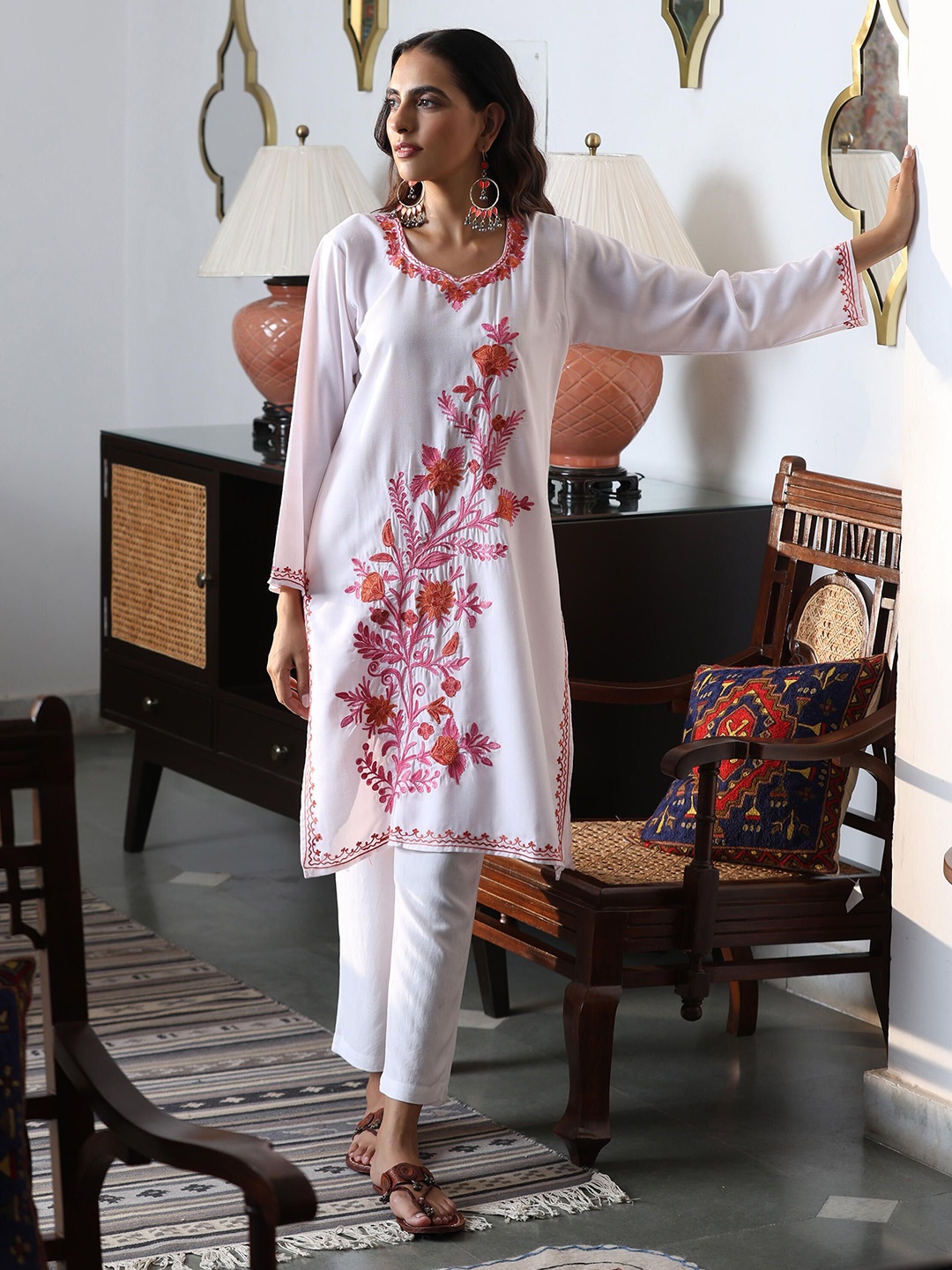 

House of Chikankari HOC Crafts Embroidered Woven Kurta, White