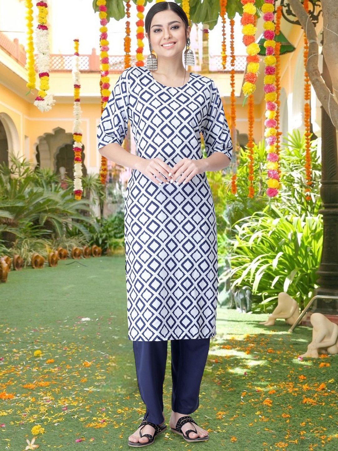 

7Threads Geometric Printed Round Neck Crepe Straight Kurta, Blue