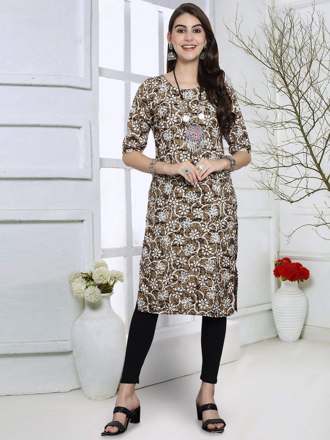 

7Threads Floral Printed Crepe Straight Kurta, Beige