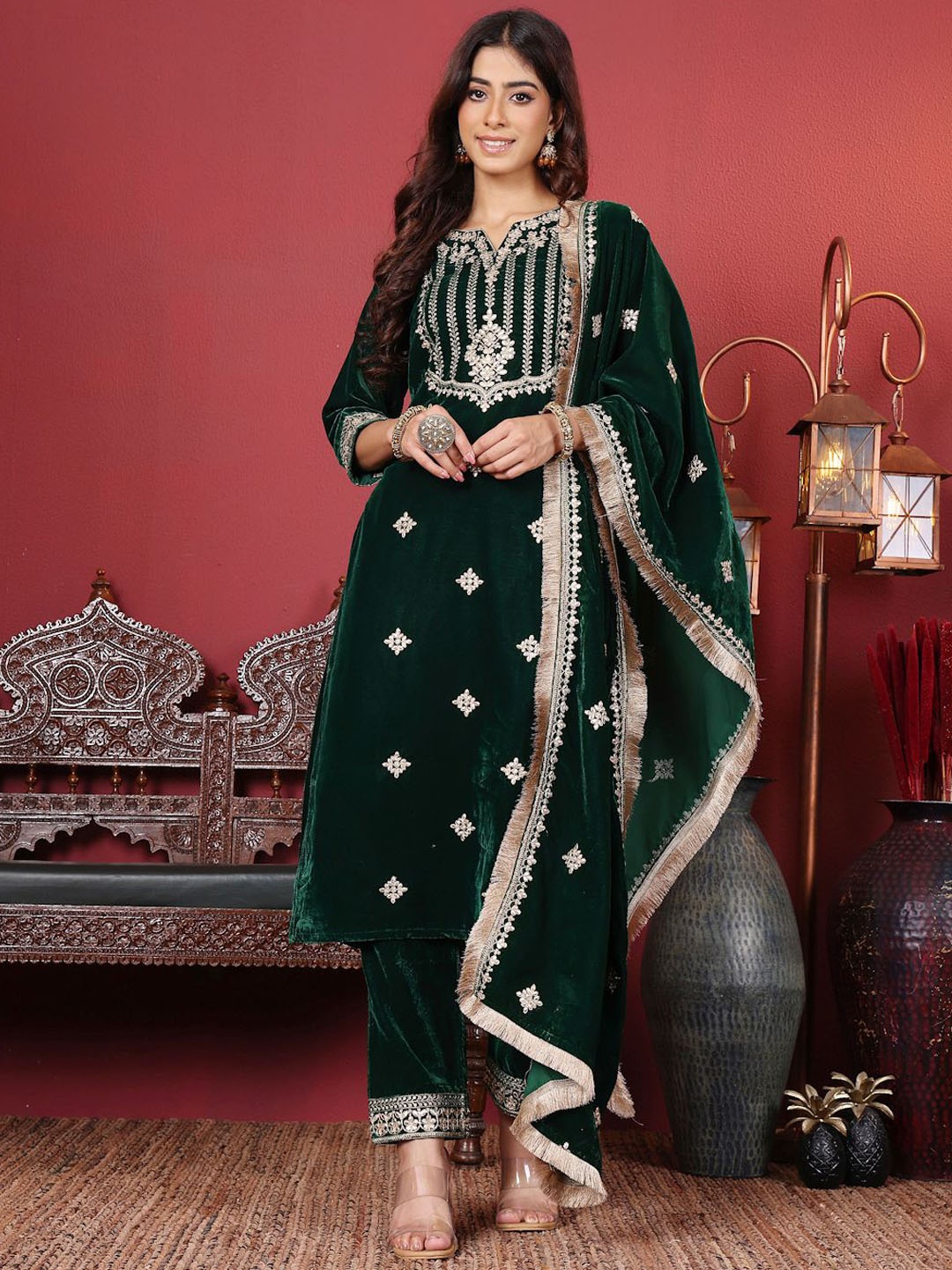 

Varanga Floral Embroidered Sequinned Velvet Straight Kurta with Trousers & Dupatta, Green