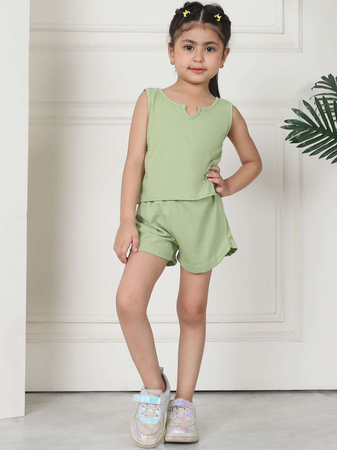 

MINI & MING Girls Top with Shorts, Green
