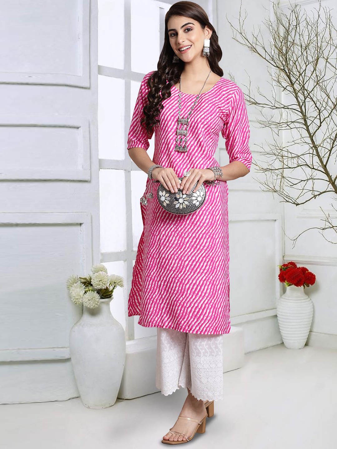 

7Threads Geometric Printed Round Neck Stright Kurta, Pink