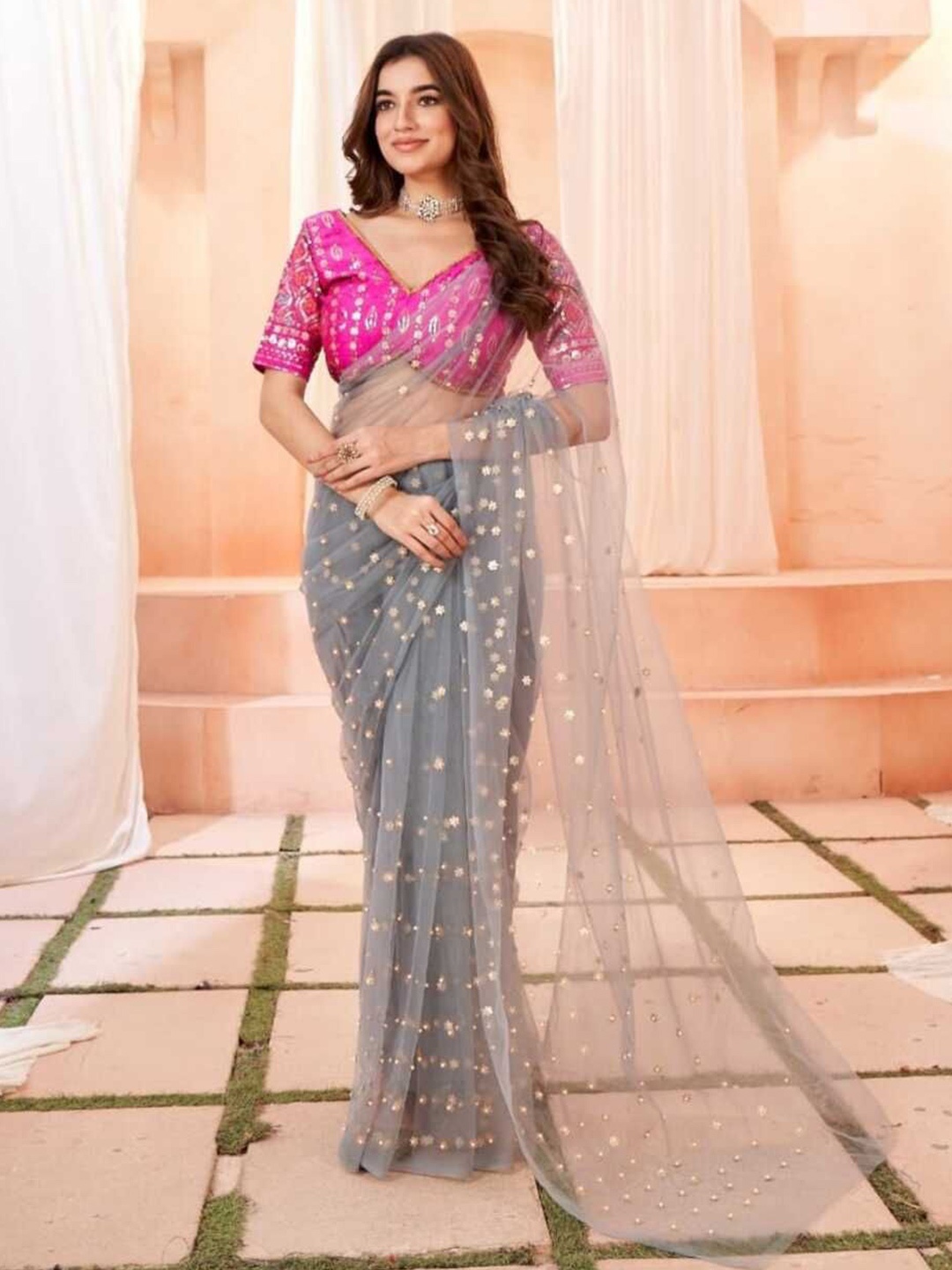 

Sanwariya Silk Sequinned Net Saree, Grey