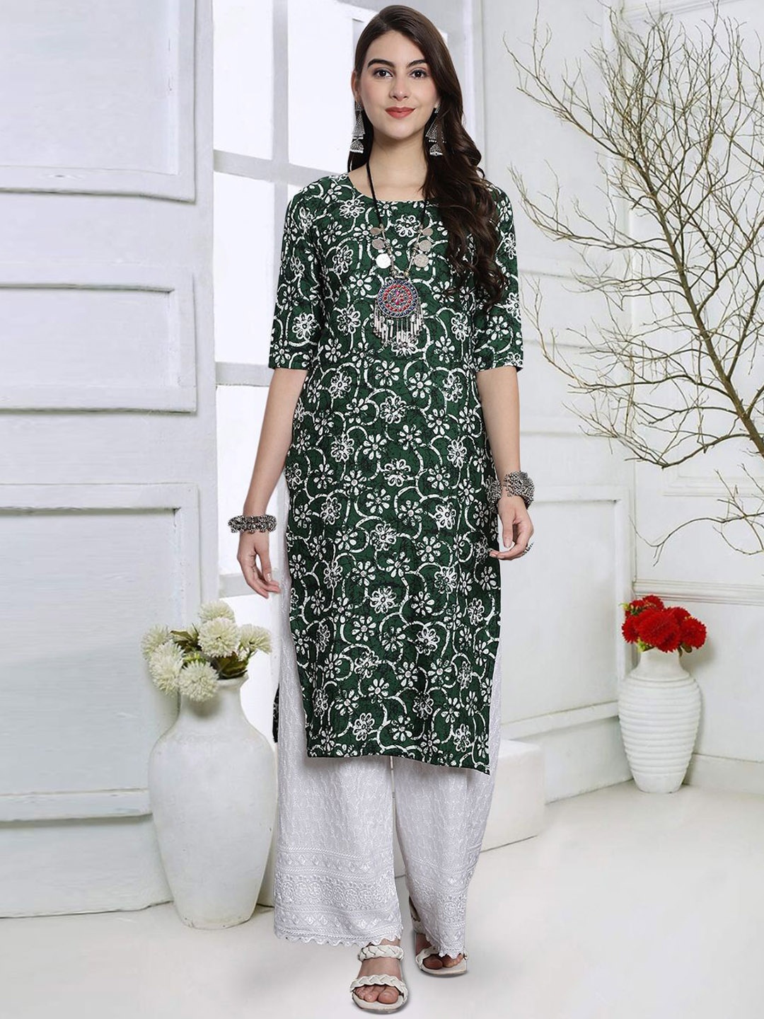 

7Threads Women Printed Sequinned Floral Crepe Kurta, Multi
