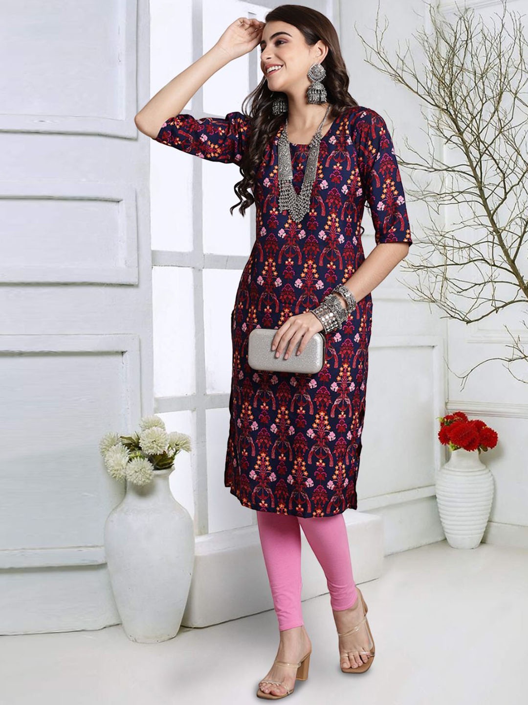 

7Threads Geometric Printed Crepe Straight Kurta, Maroon