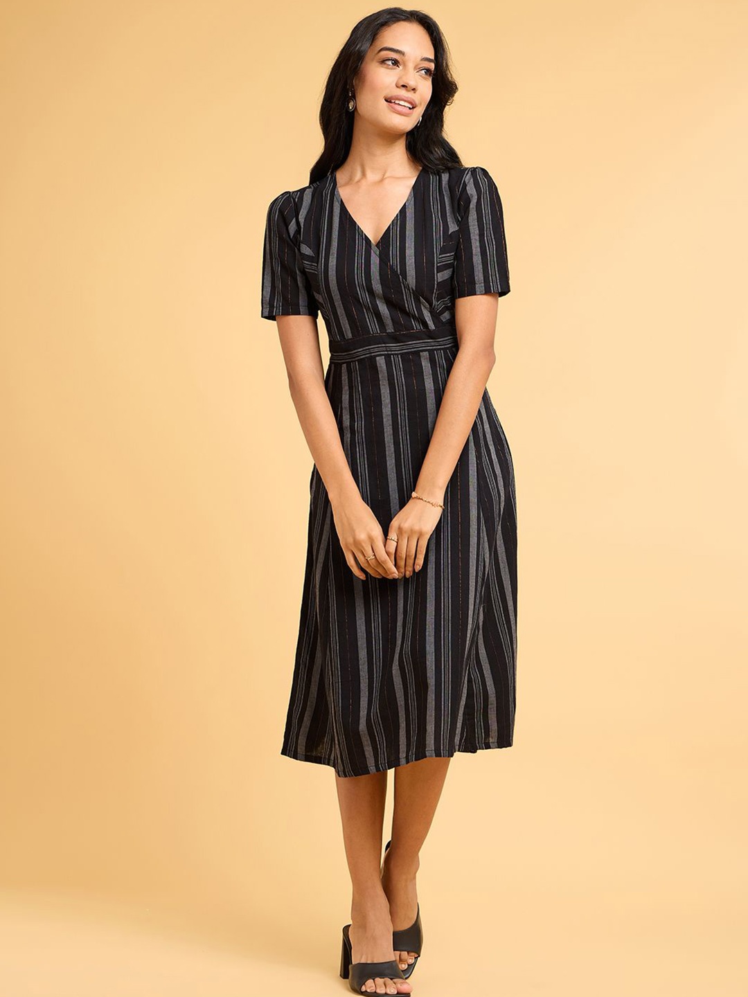 

Saaki Midi Dress, Black