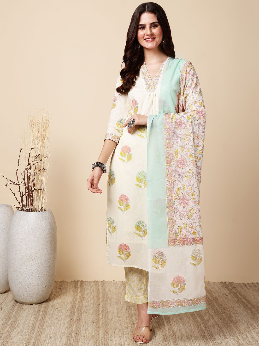 

antaran Floral Printed V-Neck Pure Cotton Kurta with Trousers & Dupatta, White