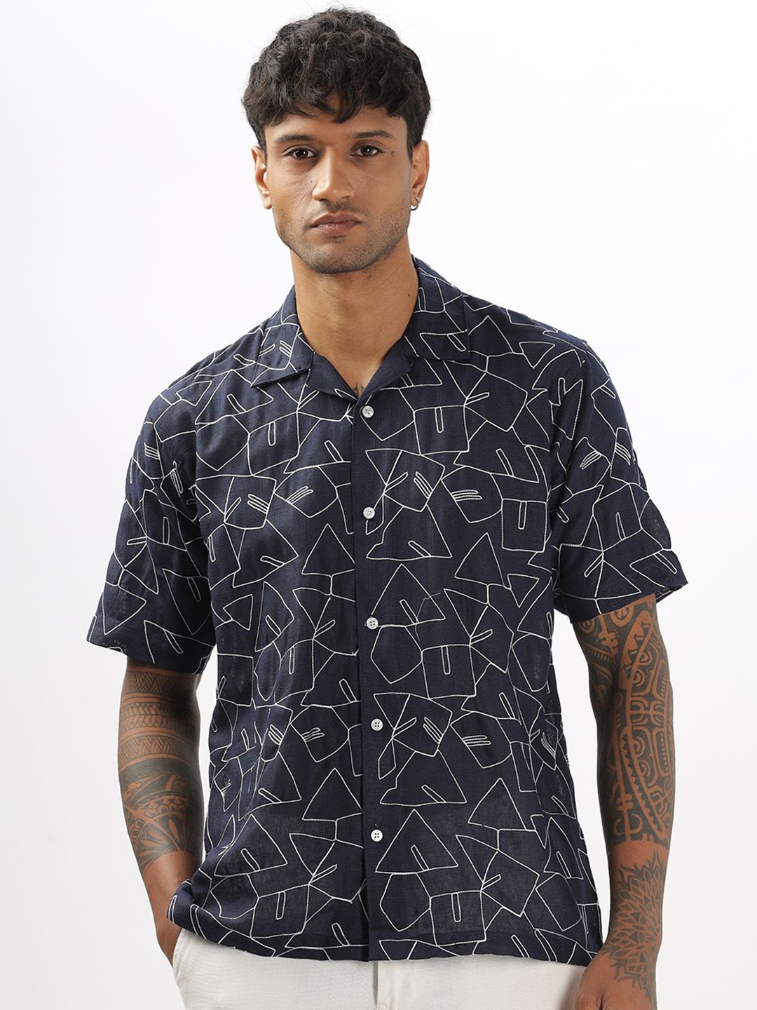 

Vestirio Men Relaxed Opaque Printed Casual Shirt, Navy blue