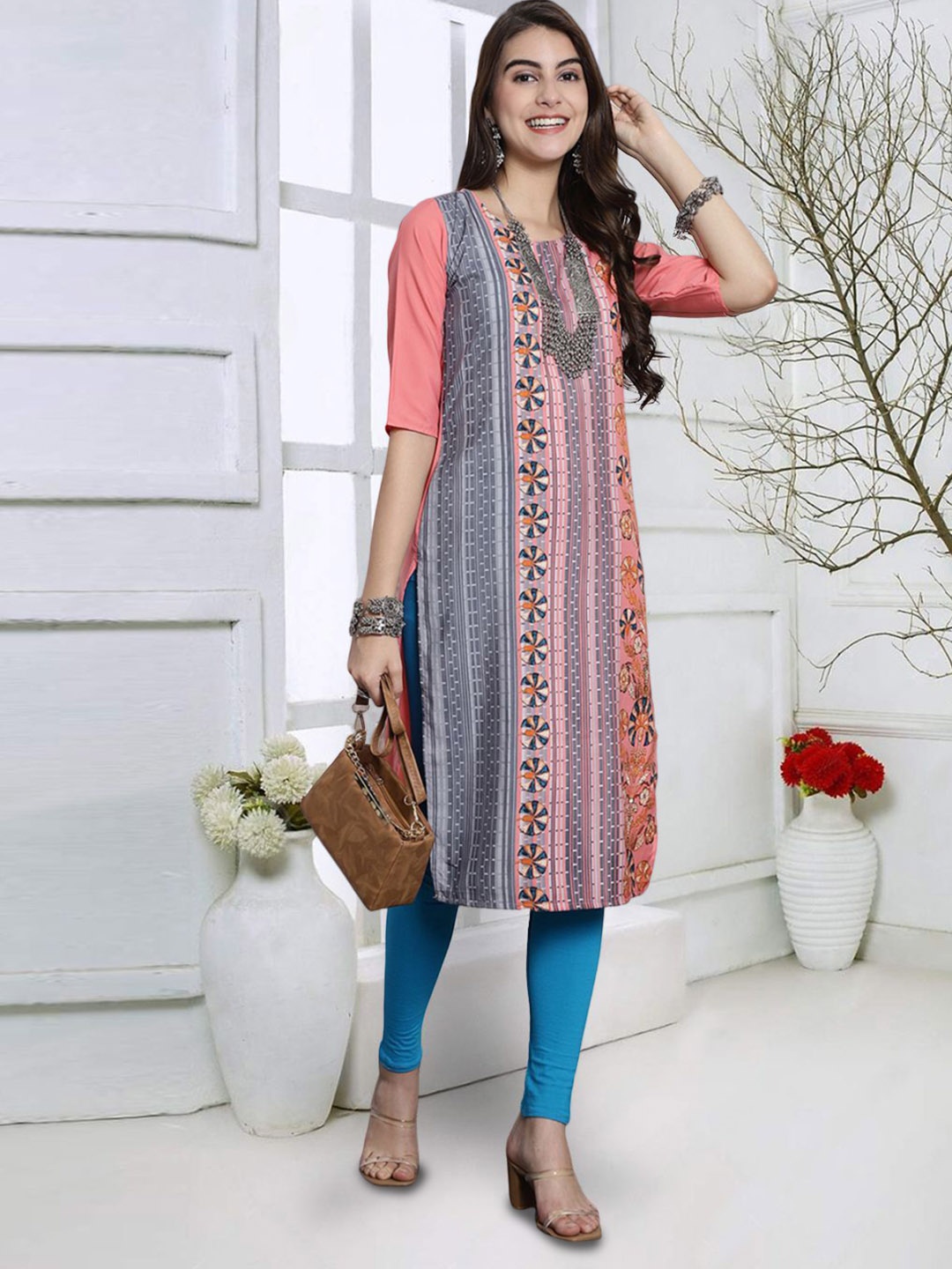 

7Threads Geometric Printed Round Neck Straight Kurta, Peach